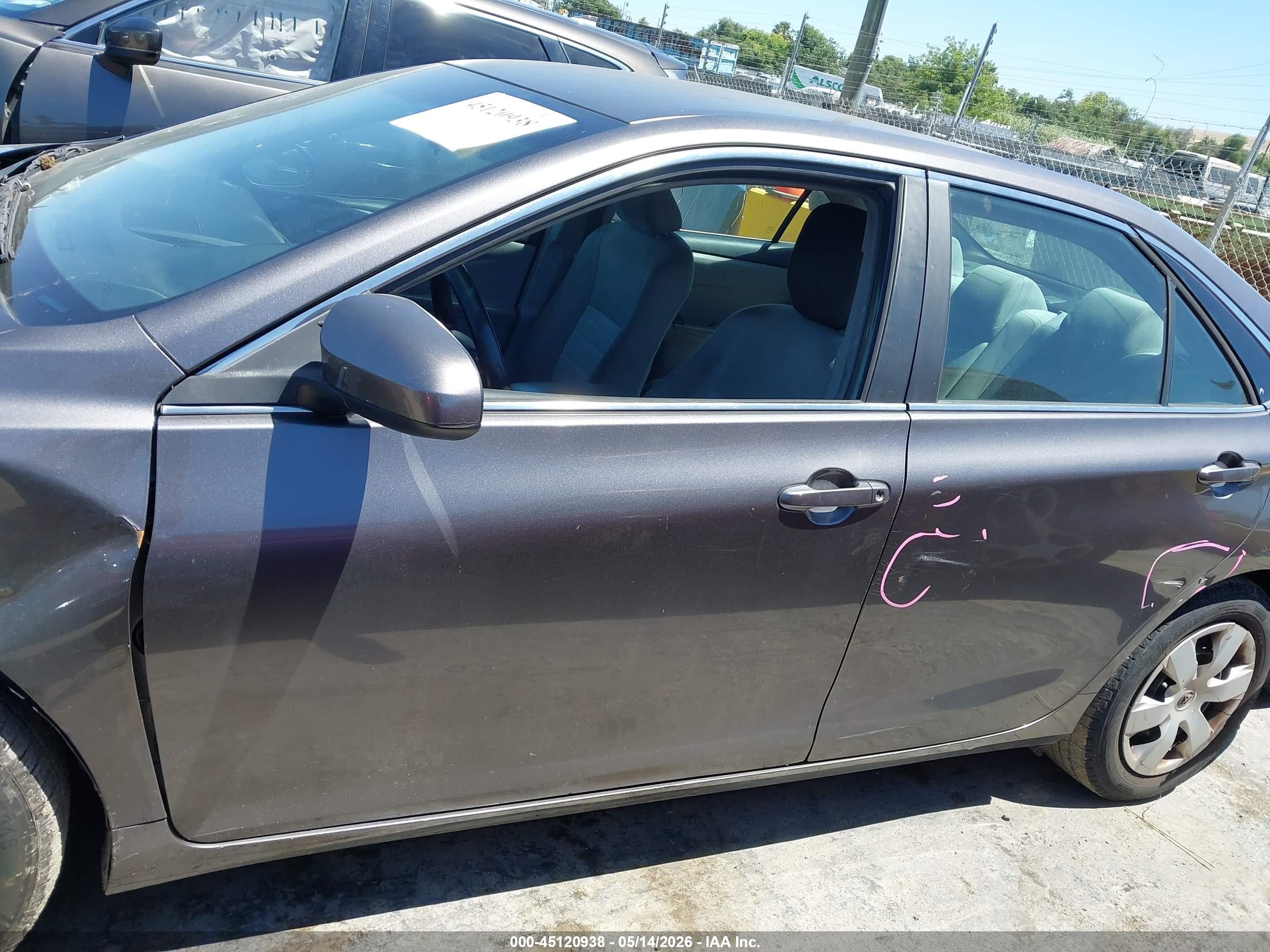 2015 Toyota Camry Le Gray vin: 4T1BF1FK9FU072978