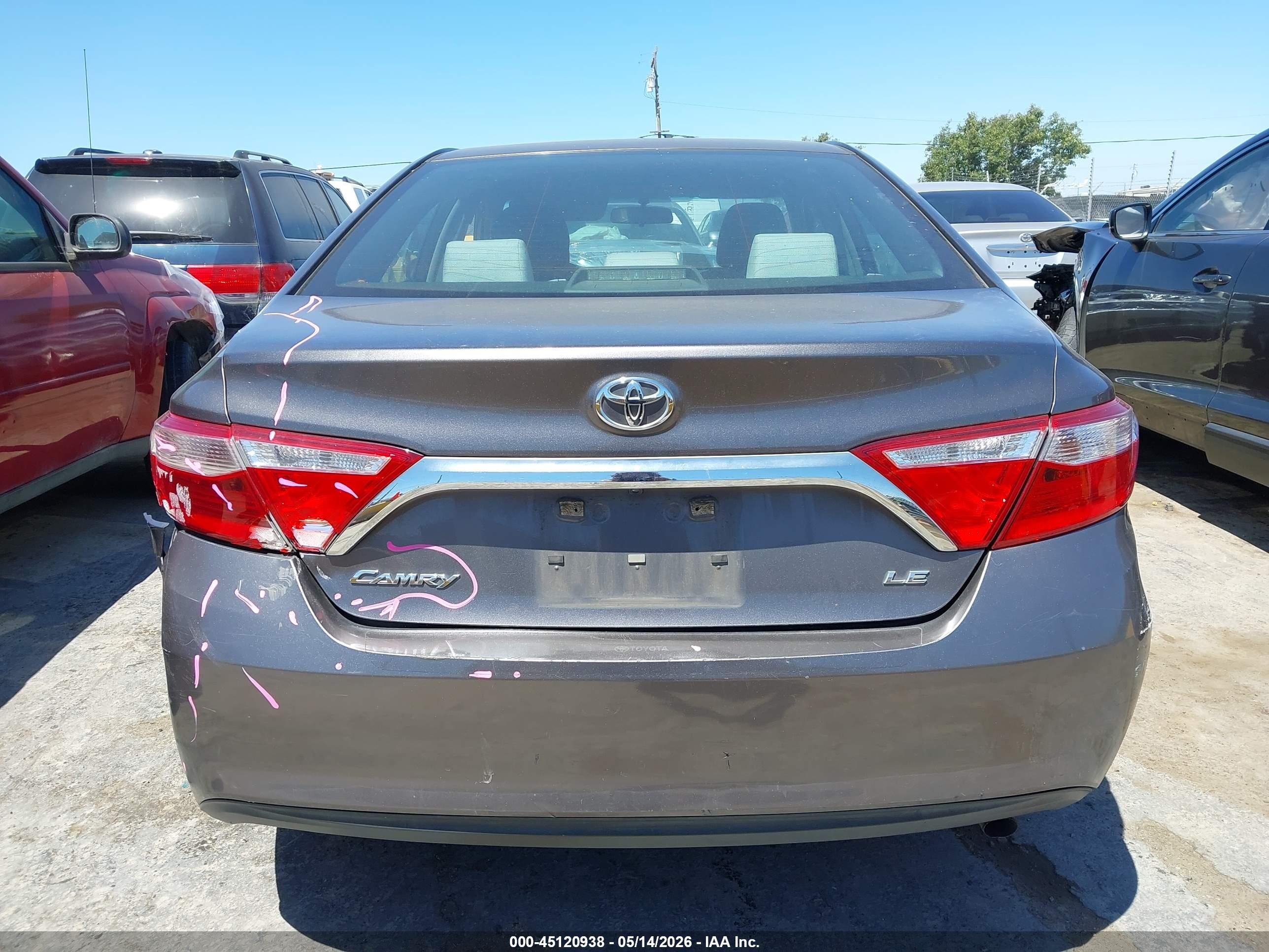 2015 Toyota Camry Le Gray vin: 4T1BF1FK9FU072978