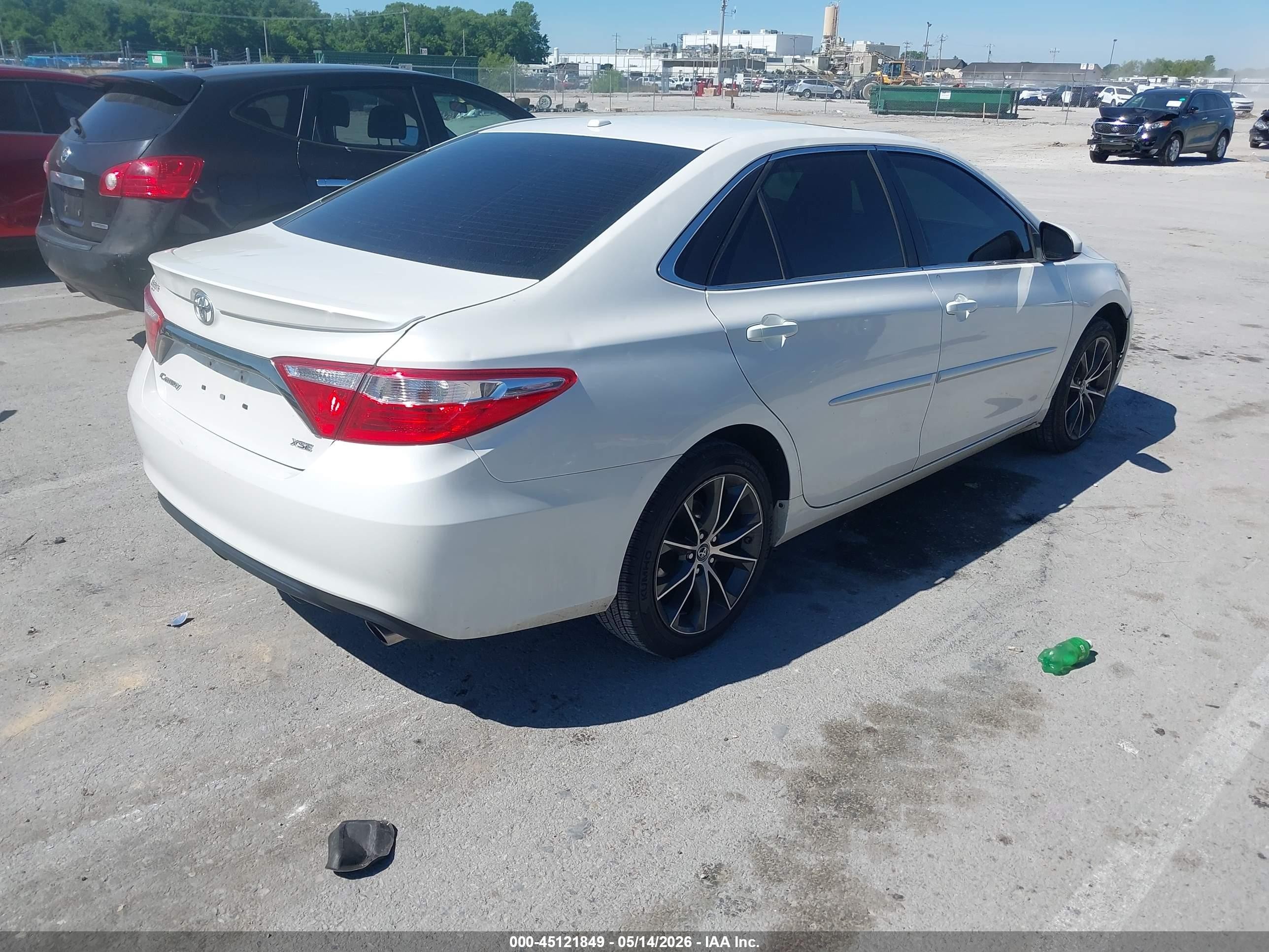 2015 Toyota Camry Xse Белый vin: 4T1BF1FK9FU076304