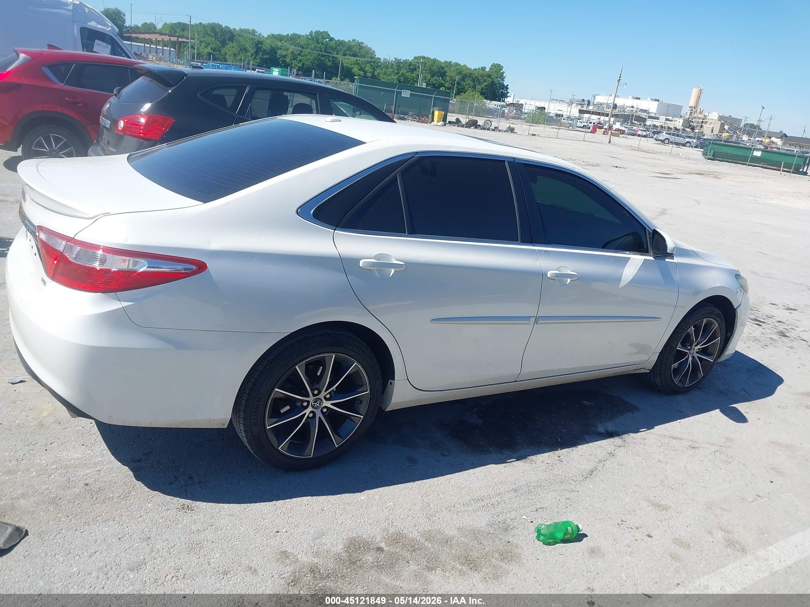 2015 Toyota Camry Xse Белый vin: 4T1BF1FK9FU076304