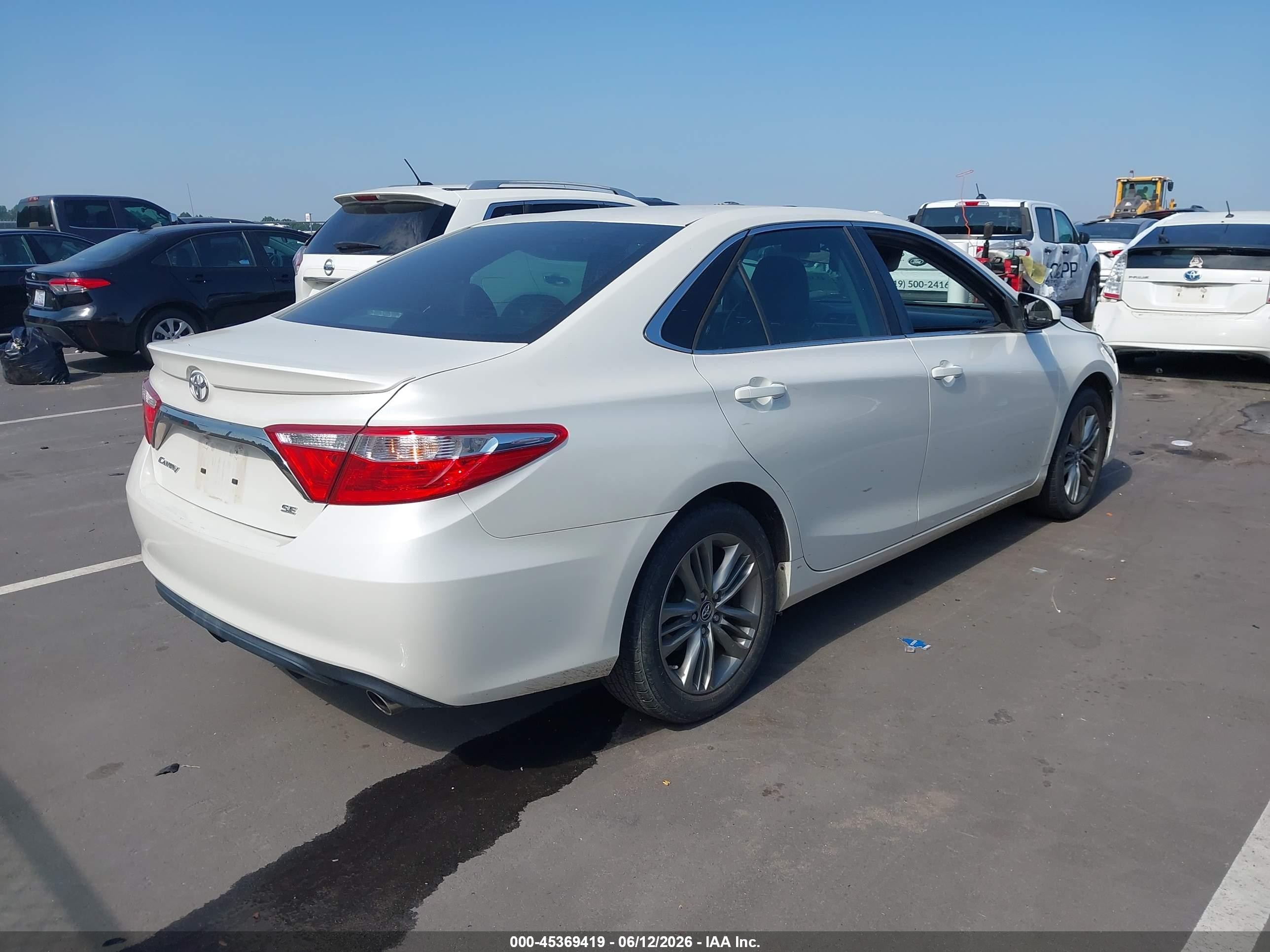 2015 Toyota Camry Se White vin: 4T1BF1FK9FU085522