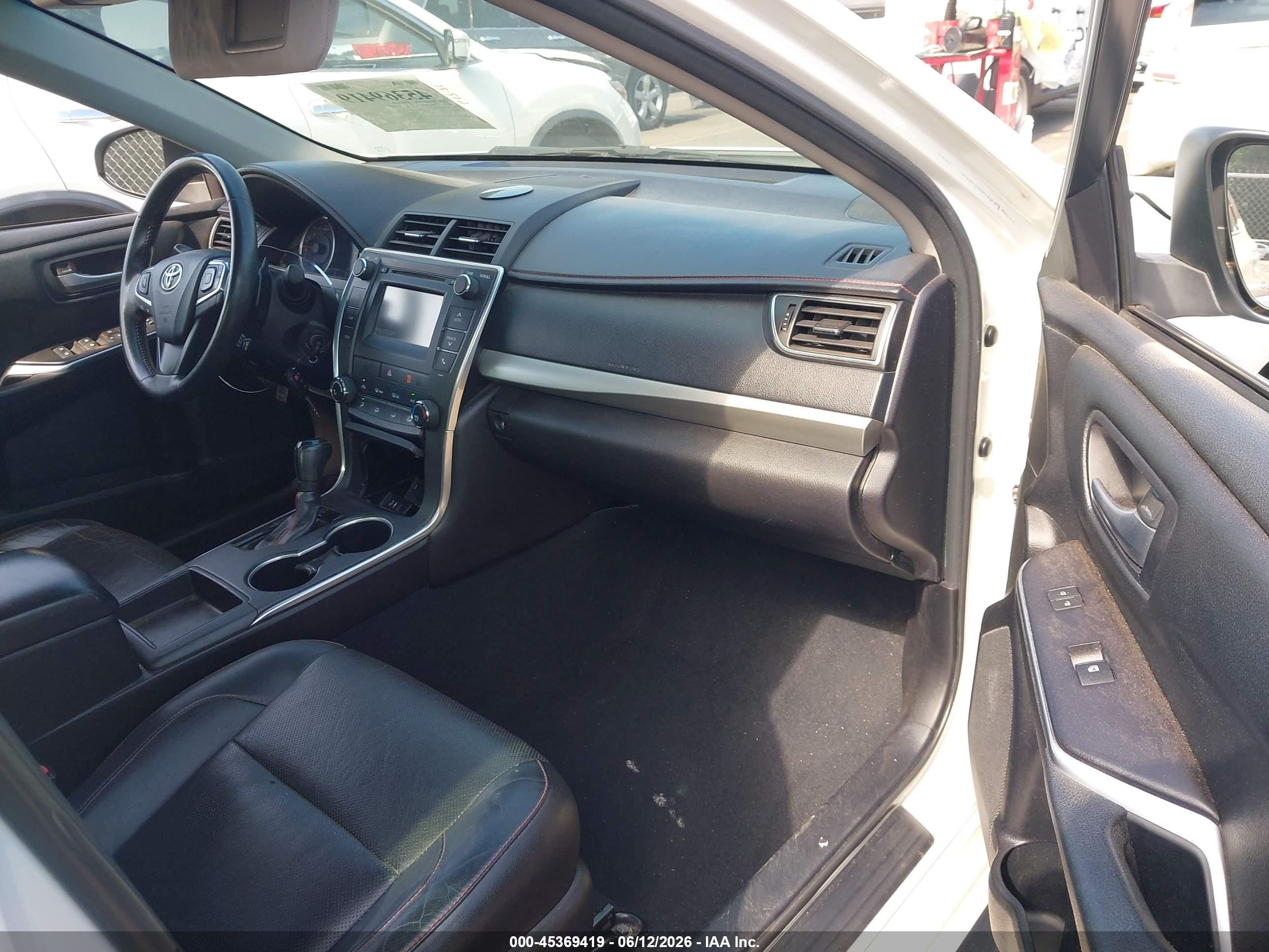 2015 Toyota Camry Se White vin: 4T1BF1FK9FU085522