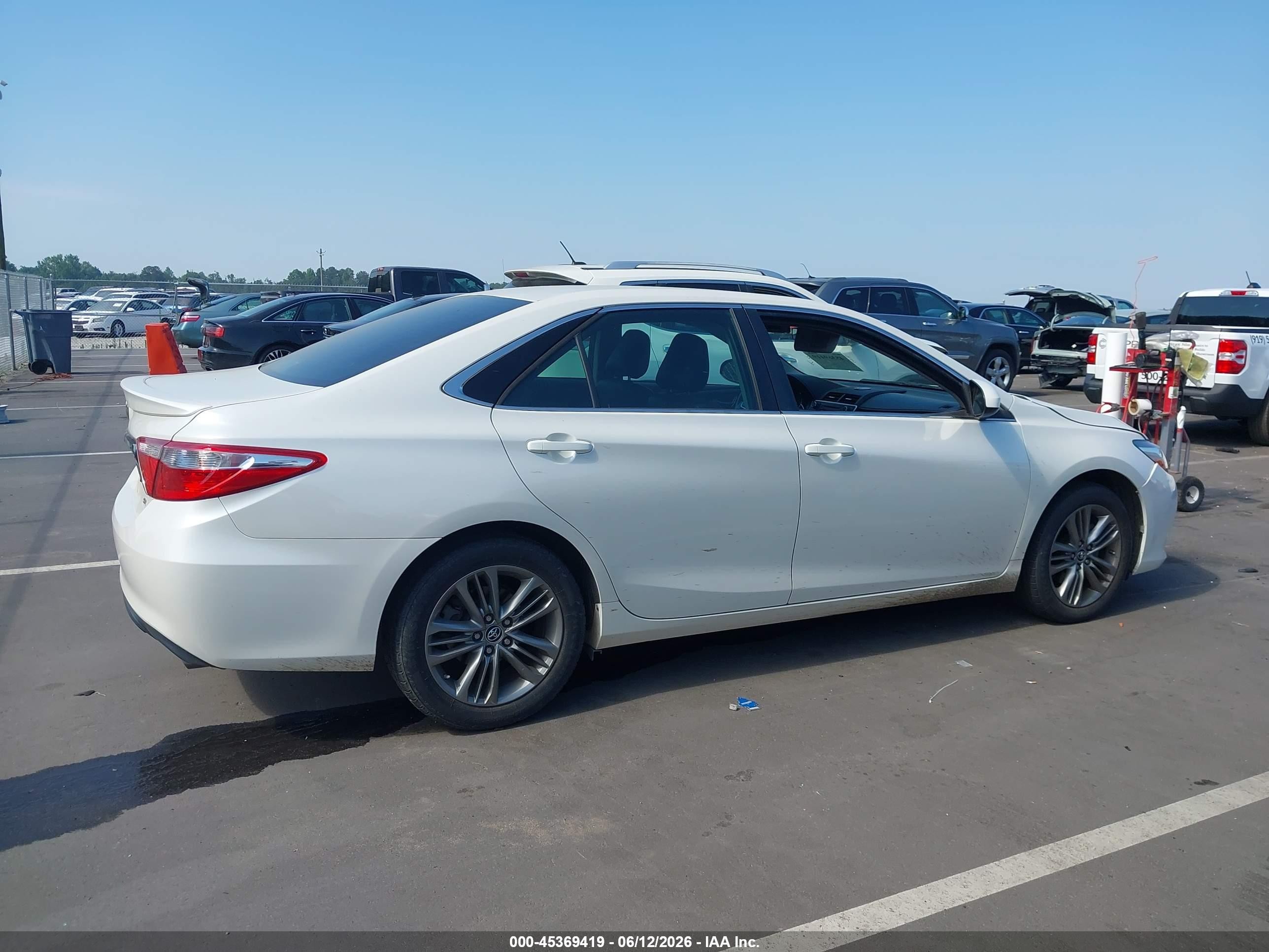 2015 Toyota Camry Se White vin: 4T1BF1FK9FU085522