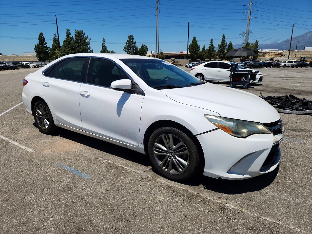2015 Toyota Camry Se White vin: 4T1BF1FK9FU099159