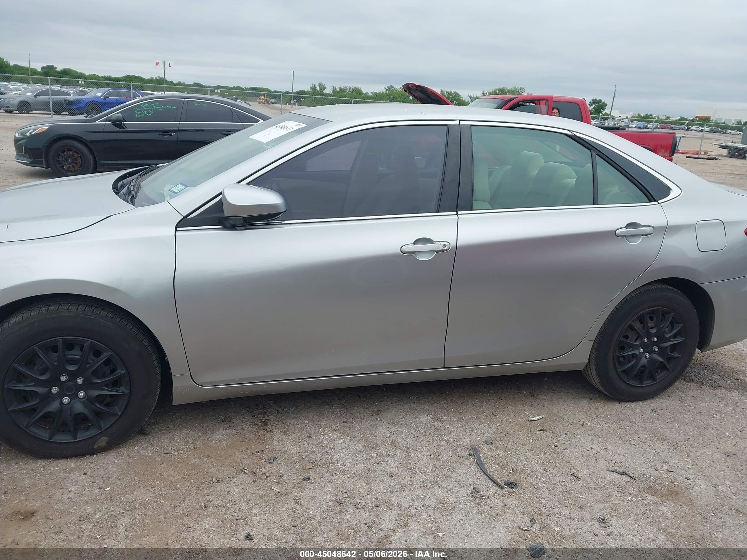 2015 Toyota Camry Le Серый vin: 4T1BF1FK9FU100326