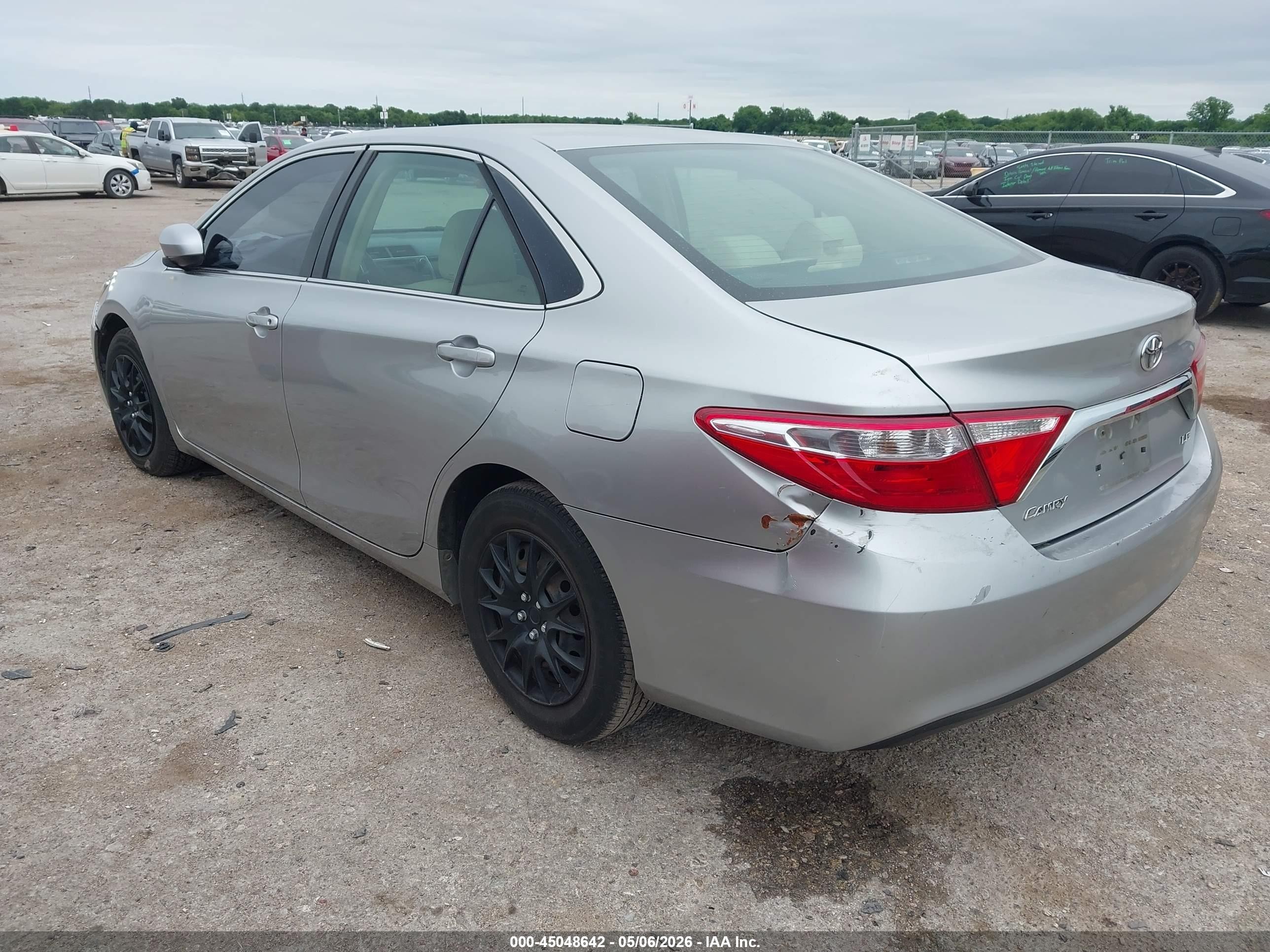 2015 Toyota Camry Le Серый vin: 4T1BF1FK9FU100326
