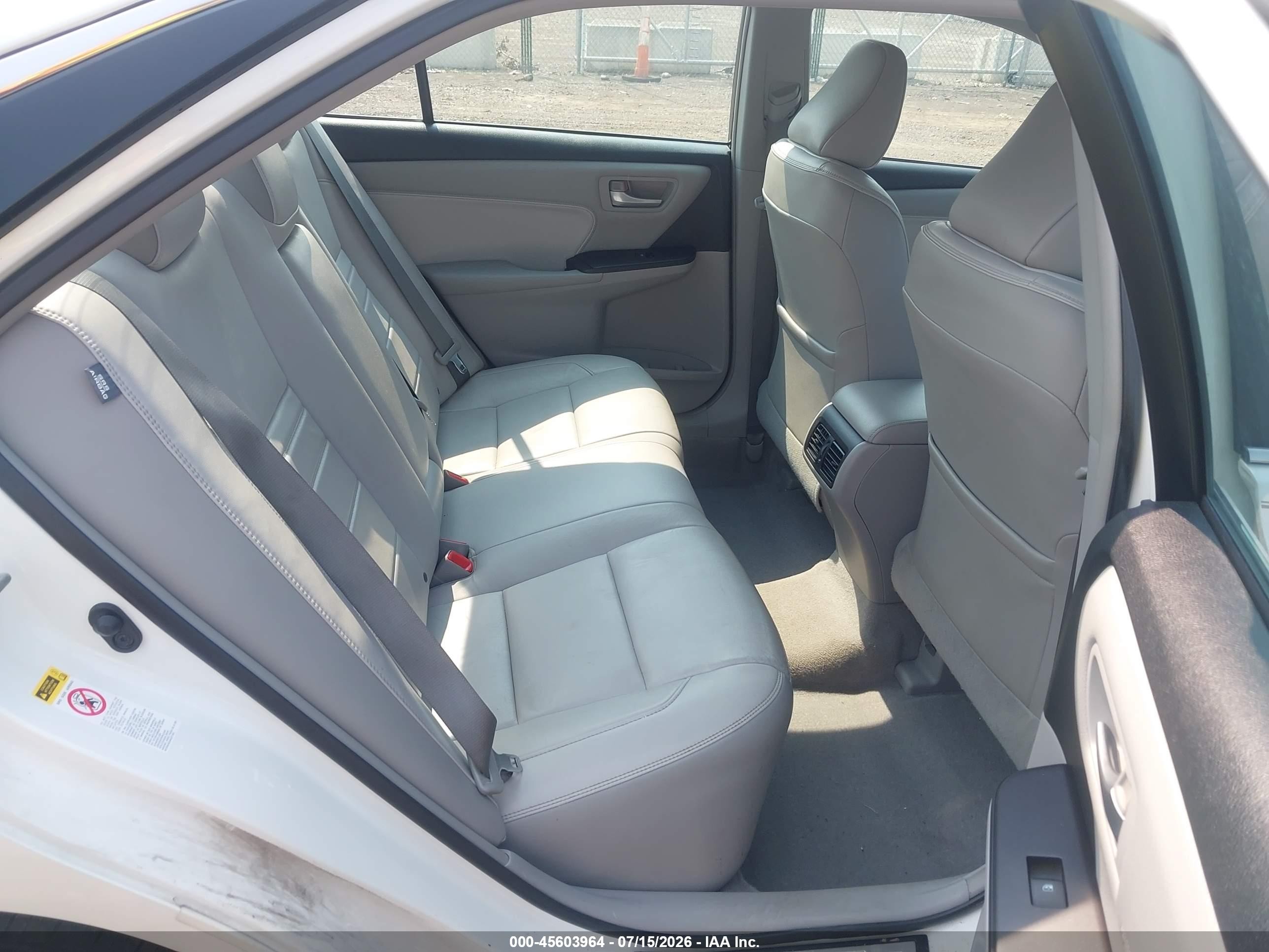 2015 Toyota Camry Xle White vin: 4T1BF1FK9FU101461