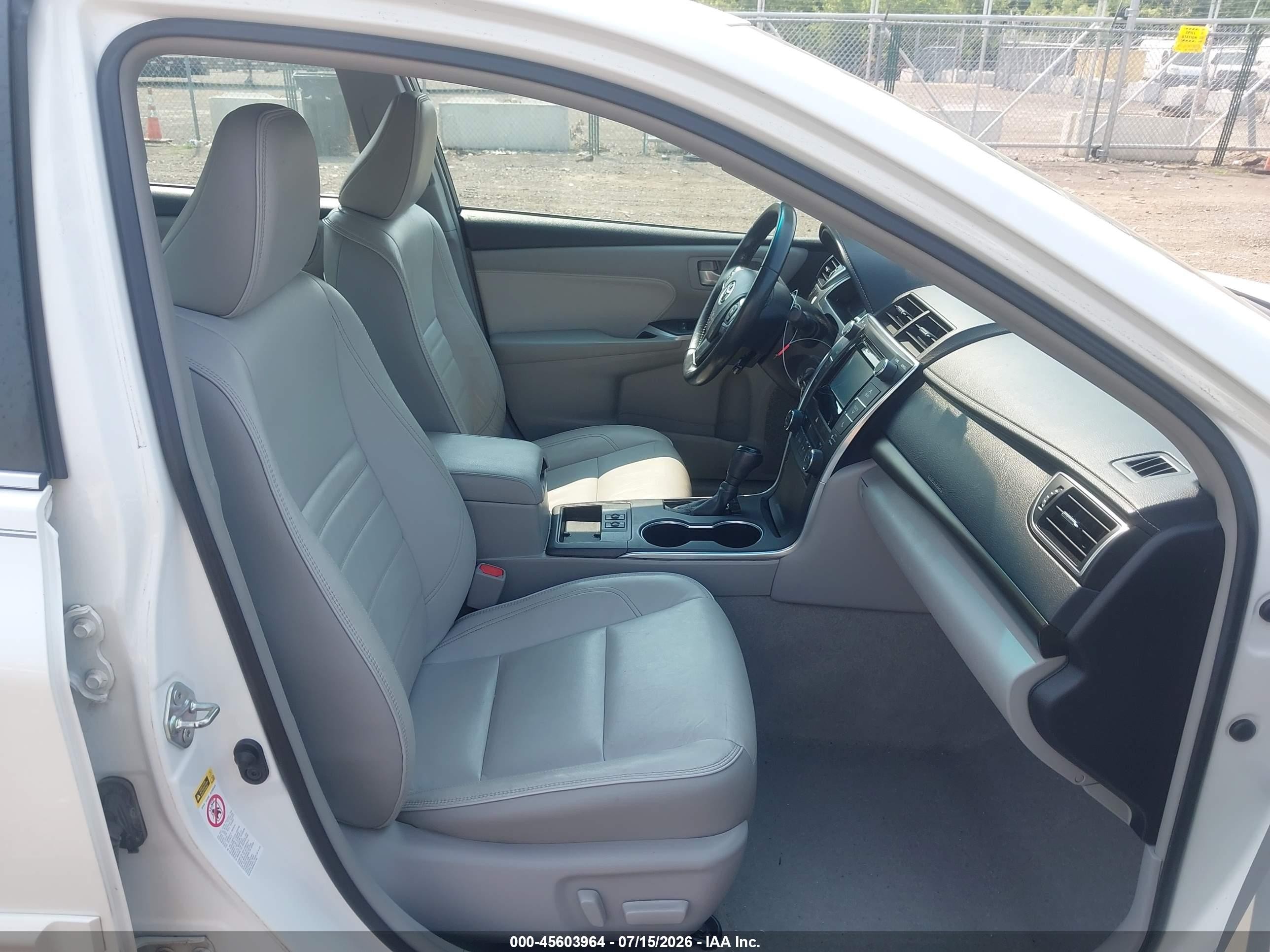 2015 Toyota Camry Xle White vin: 4T1BF1FK9FU101461