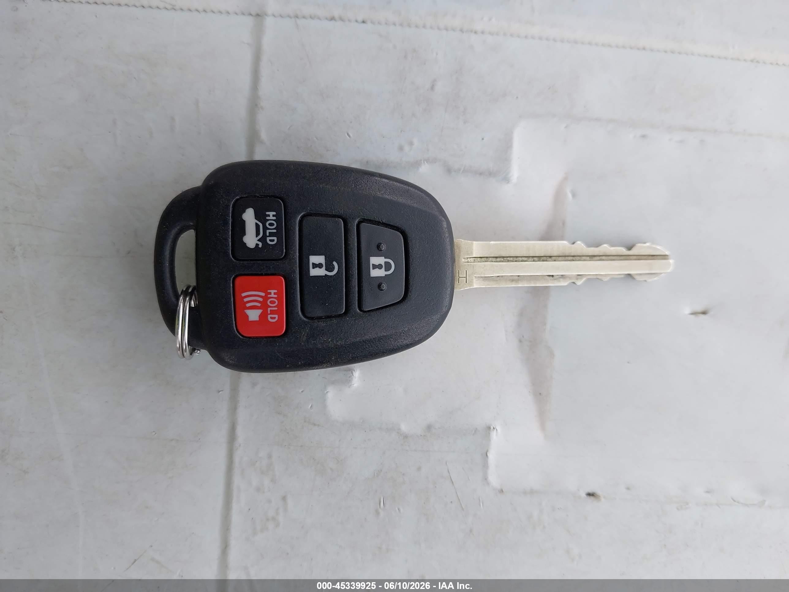 2015 Toyota Camry Le Серый vin: 4T1BF1FK9FU105154