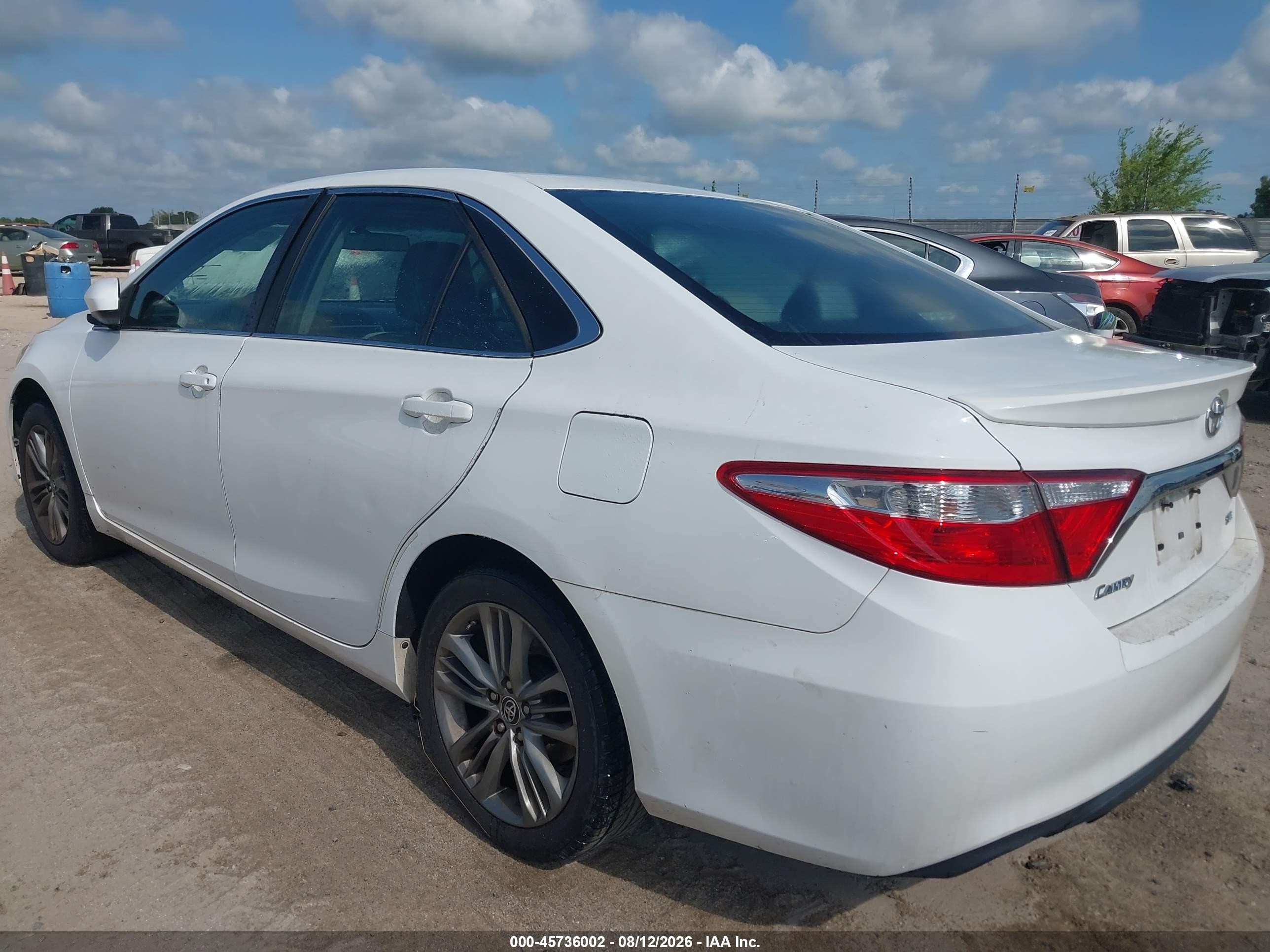 2015 Toyota Camry Se White vin: 4T1BF1FK9FU475620