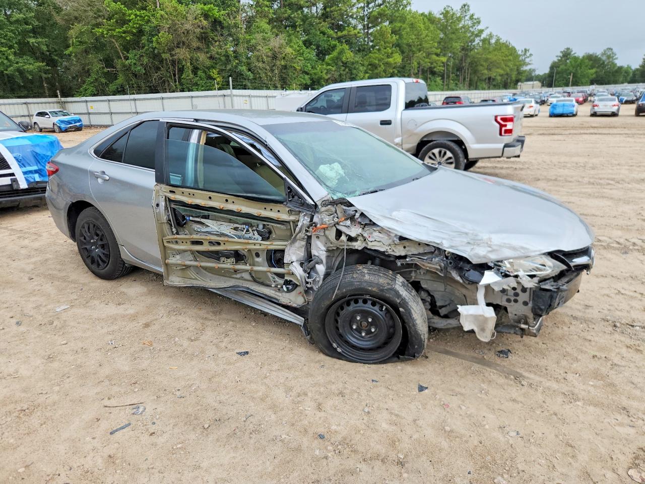 2015 Toyota Camry Le Silver vin: 4T1BF1FK9FU481417