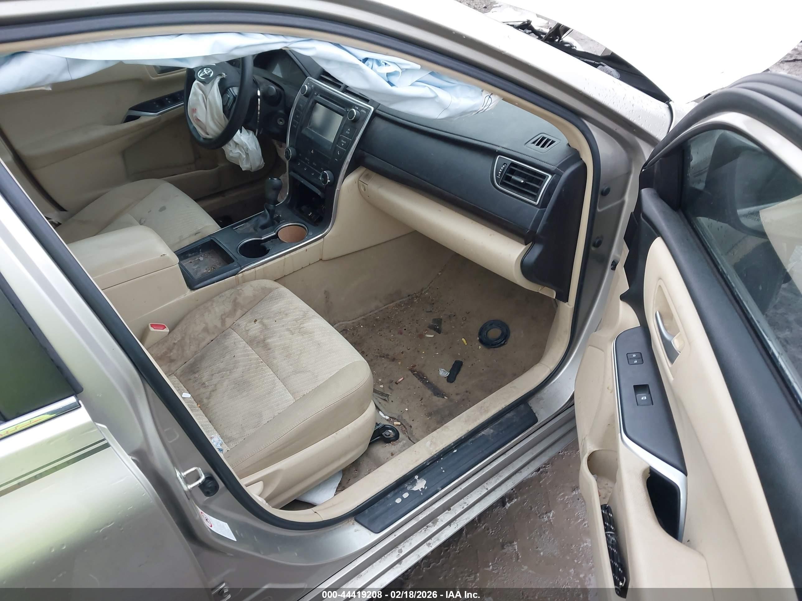 2015 Toyota Camry Le Beige vin: 4T1BF1FK9FU496046