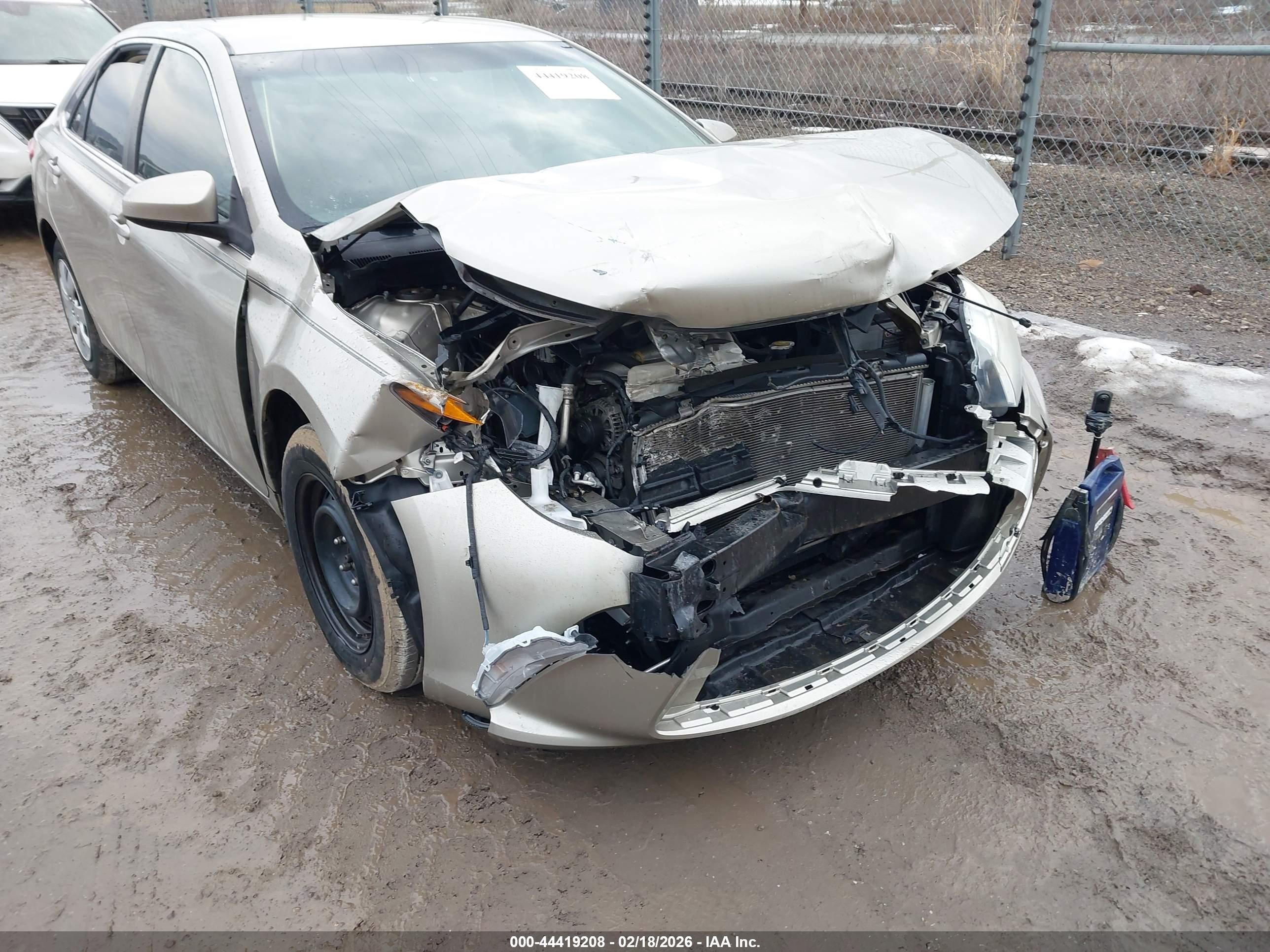 2015 Toyota Camry Le Beige vin: 4T1BF1FK9FU496046