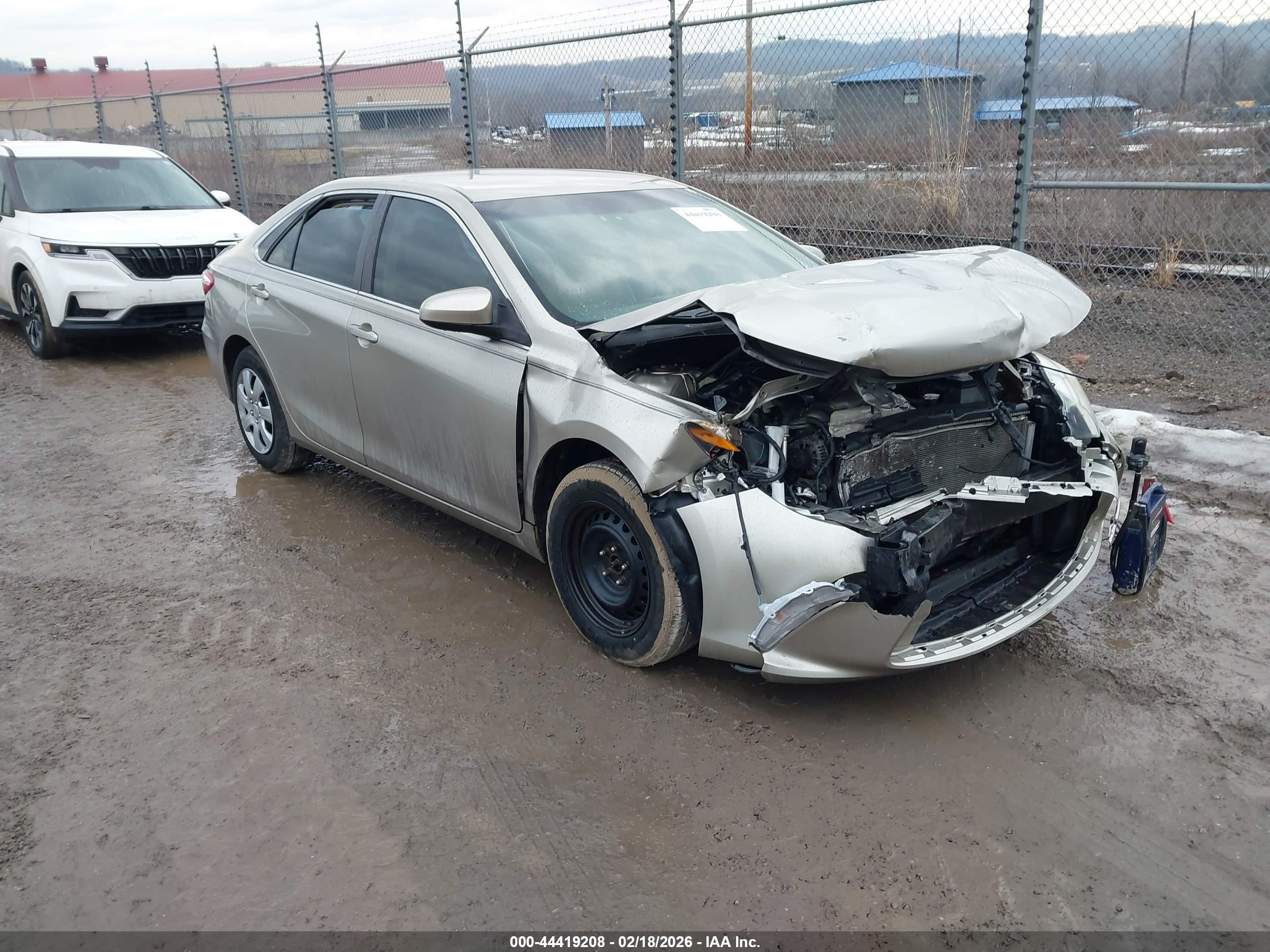 2015 Toyota Camry Le Beige vin: 4T1BF1FK9FU496046