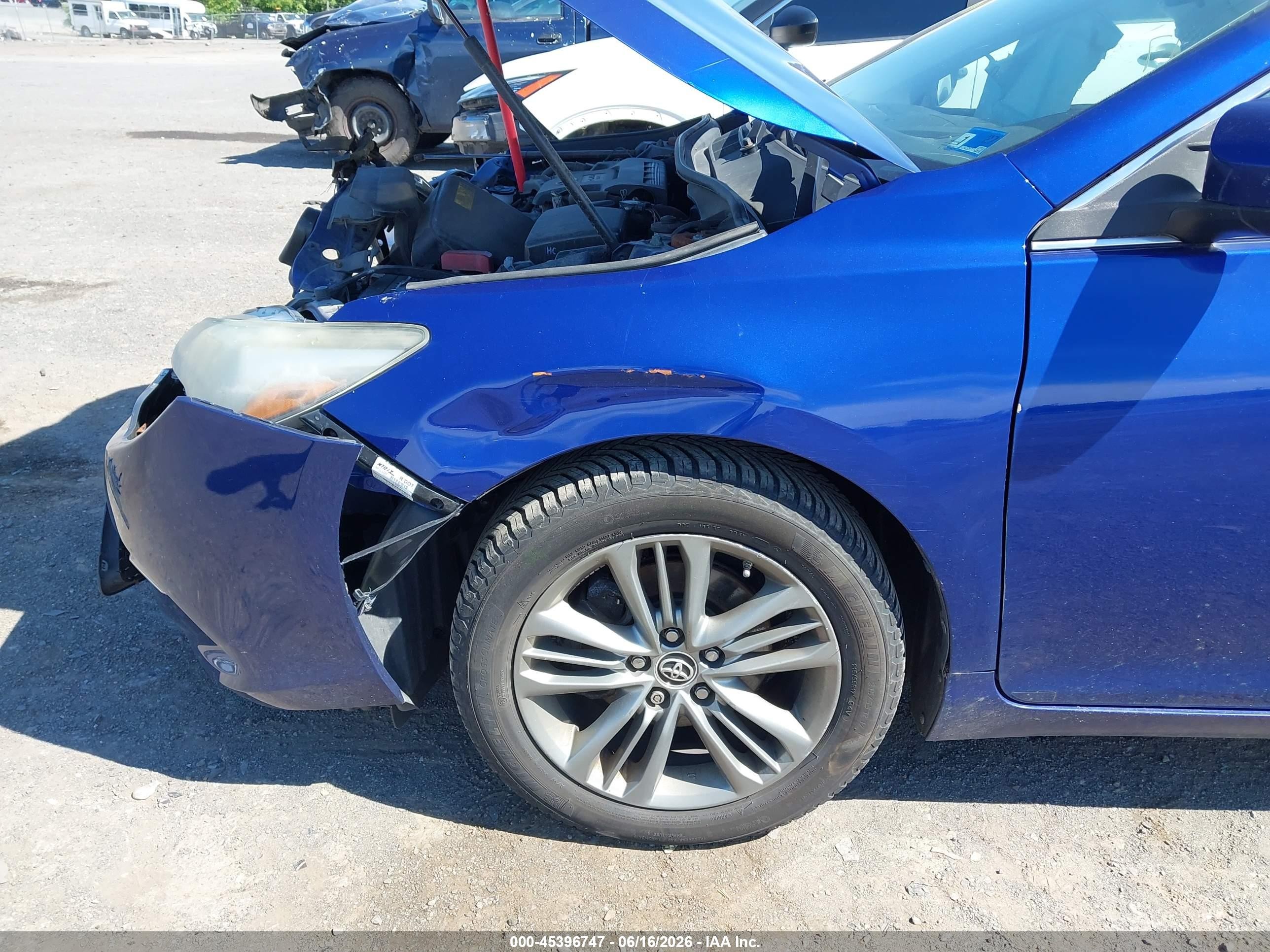 2015 Toyota Camry Se Blue vin: 4T1BF1FK9FU885592