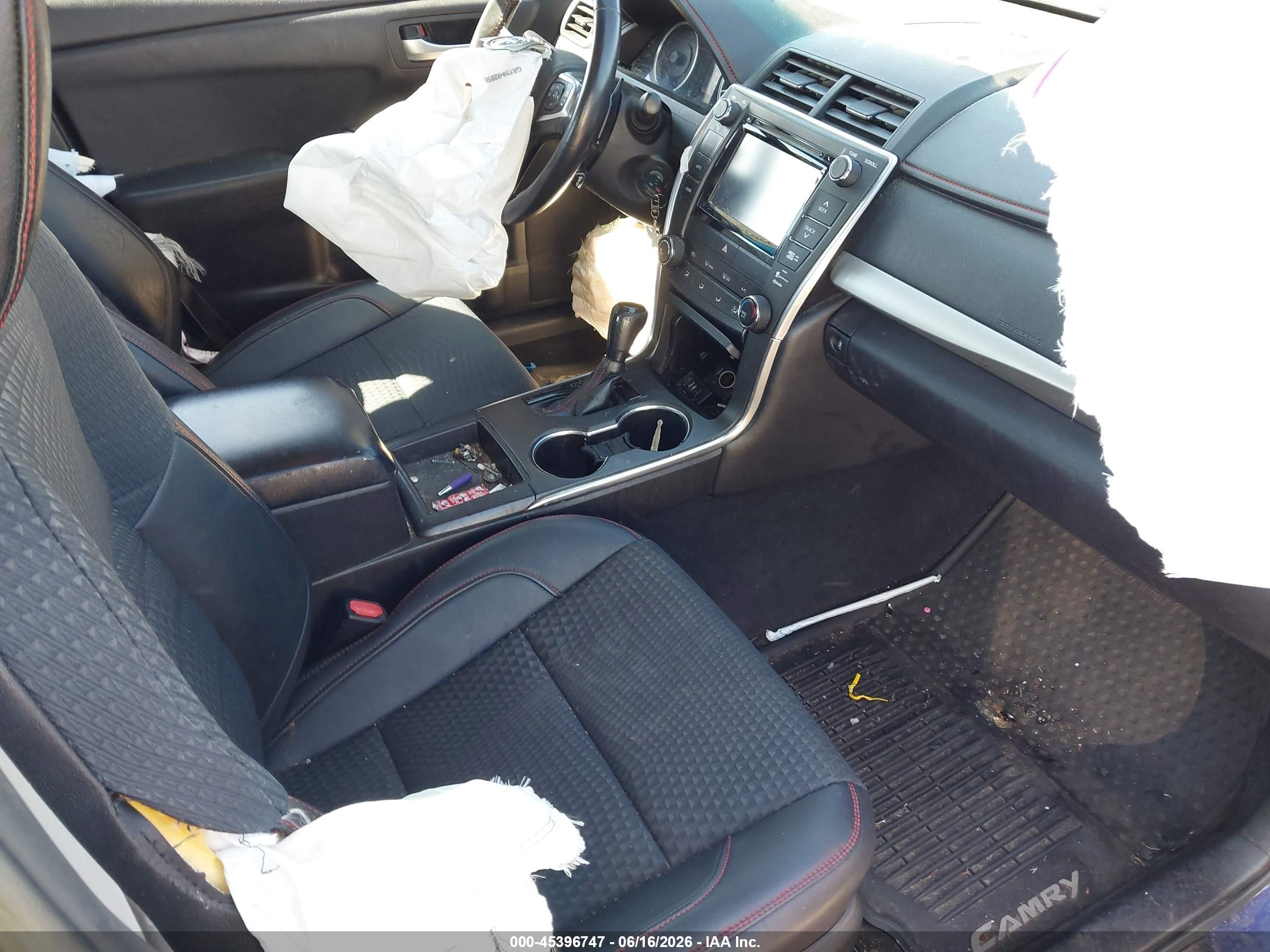2015 Toyota Camry Se Blue vin: 4T1BF1FK9FU885592