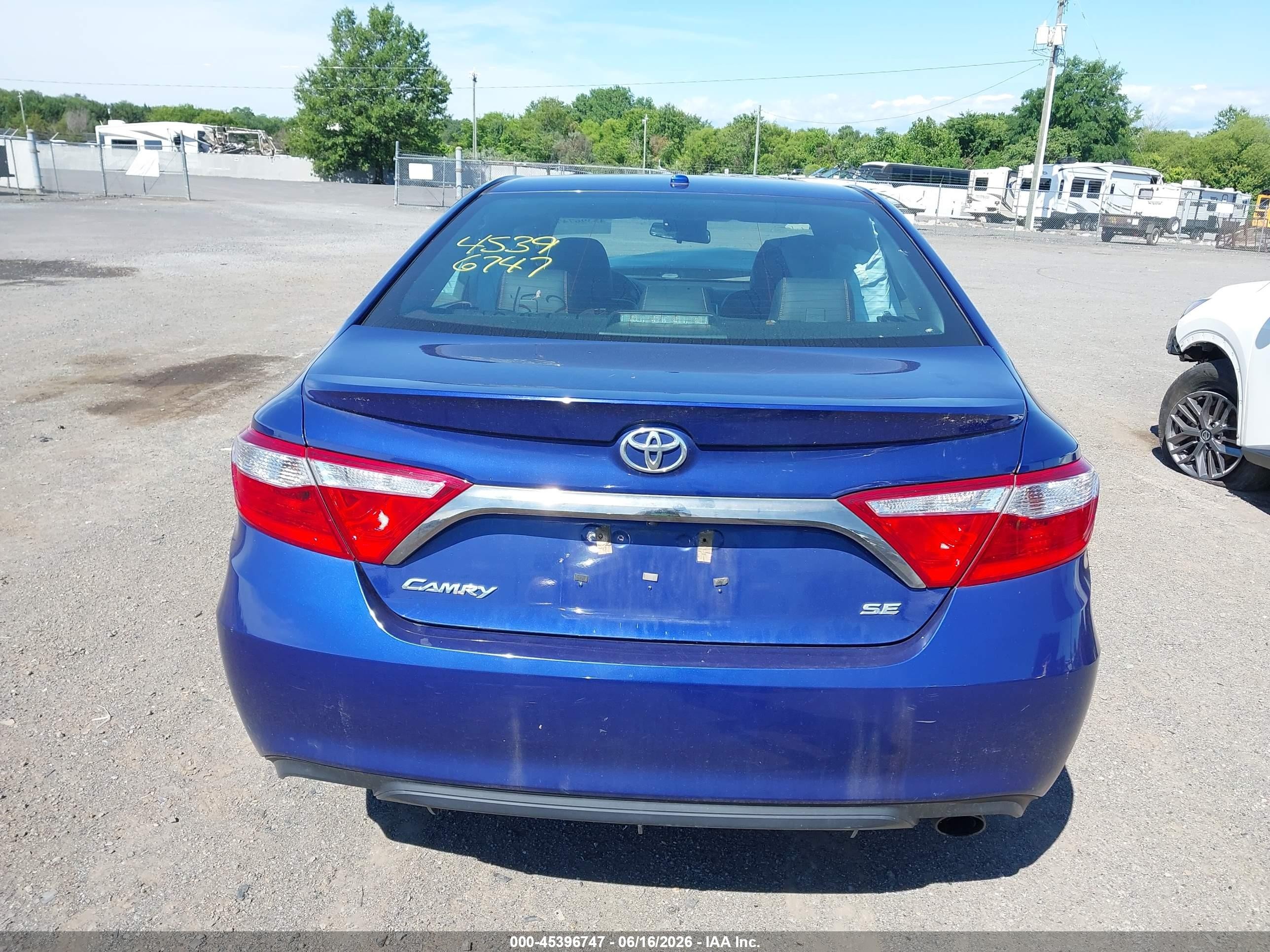 2015 Toyota Camry Se Blue vin: 4T1BF1FK9FU885592