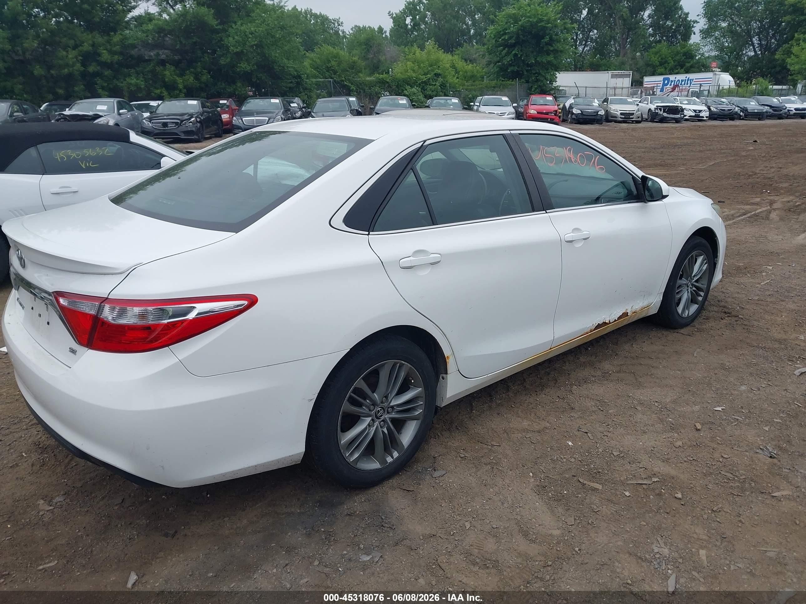 2015 Toyota Camry Se White vin: 4T1BF1FK9FU888928