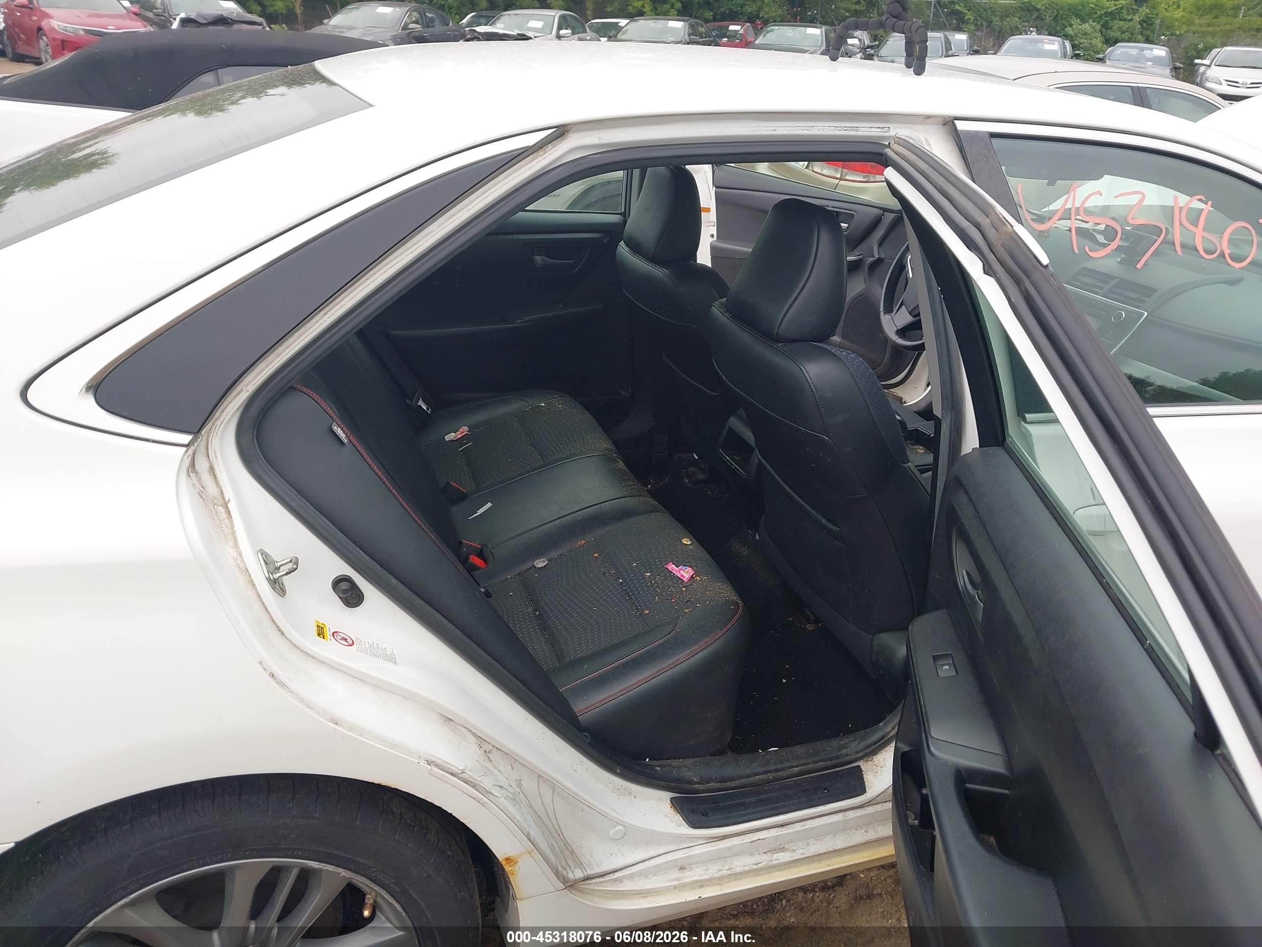 2015 Toyota Camry Se White vin: 4T1BF1FK9FU888928