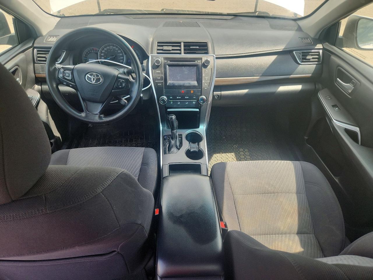 2015 Toyota Camry Le White vin: 4T1BF1FK9FU894941