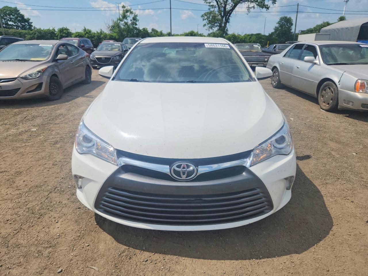 2015 Toyota Camry Le White vin: 4T1BF1FK9FU894941