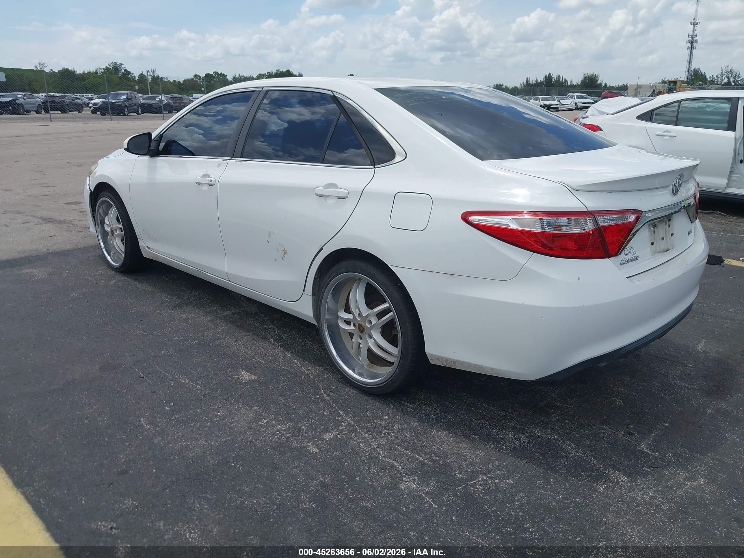 2015 Toyota Camry Se White vin: 4T1BF1FK9FU921734