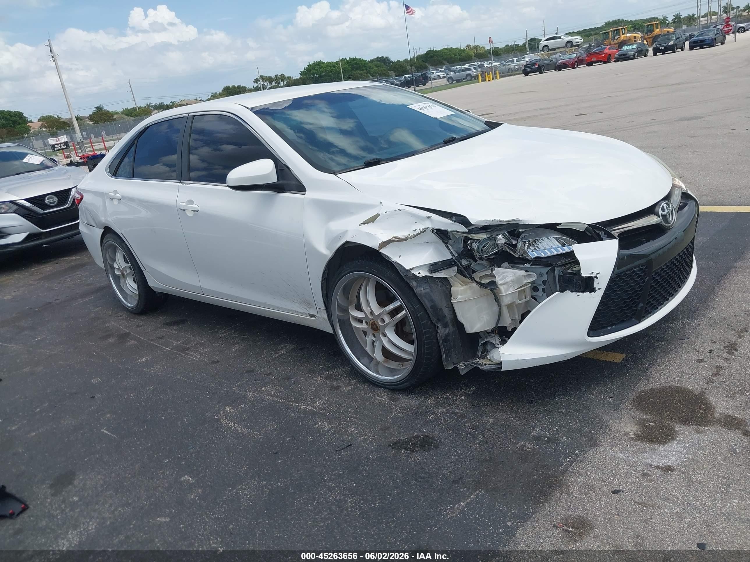 2015 Toyota Camry Se White vin: 4T1BF1FK9FU921734