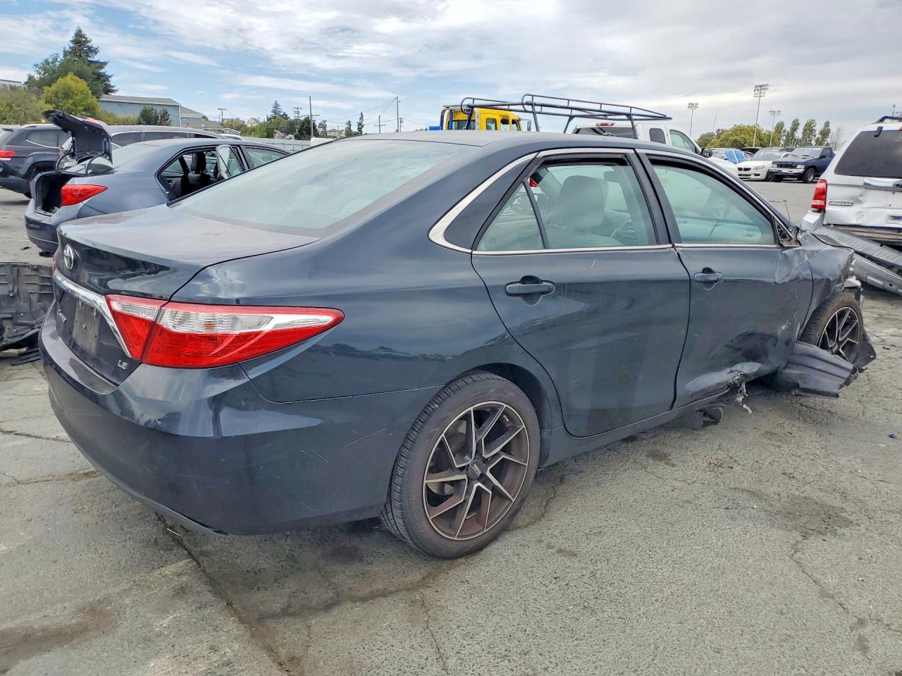 2015 Toyota Camry Le Charcoal vin: 4T1BF1FK9FU932040