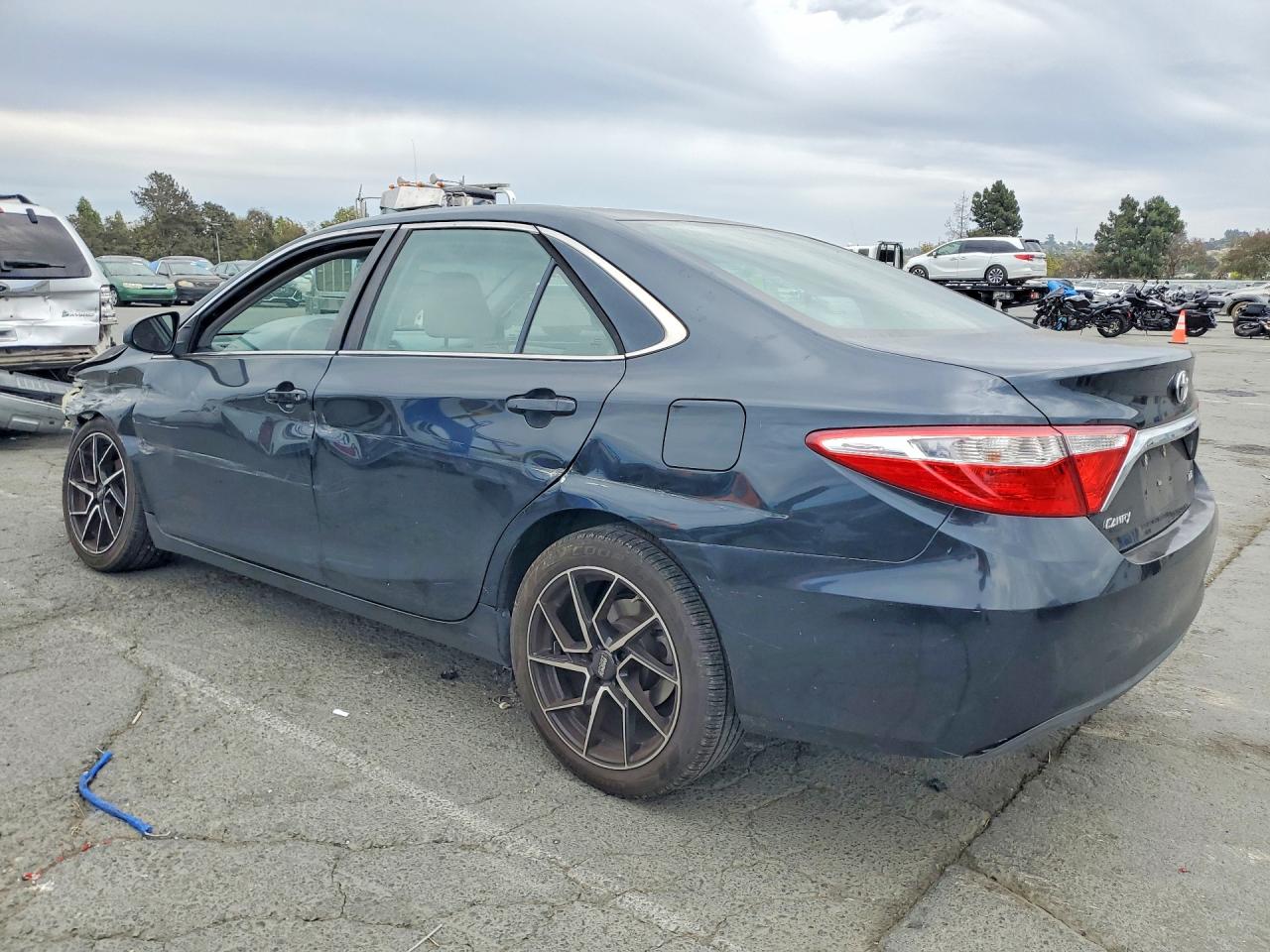 2015 Toyota Camry Le Charcoal vin: 4T1BF1FK9FU932040