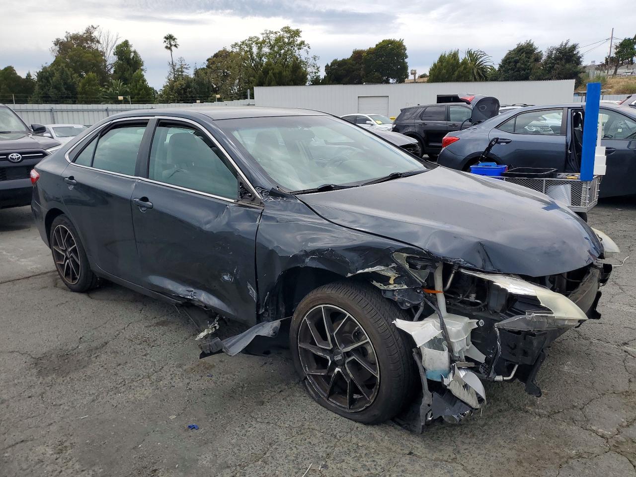 2015 Toyota Camry Le Charcoal vin: 4T1BF1FK9FU932040