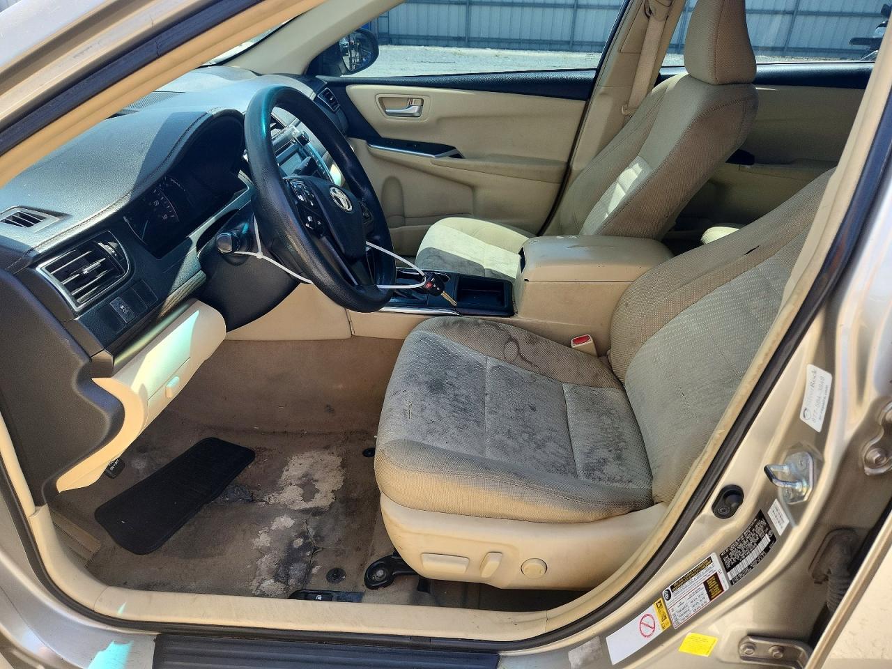 2015 Toyota Camry Le Gold vin: 4T1BF1FK9FU933639