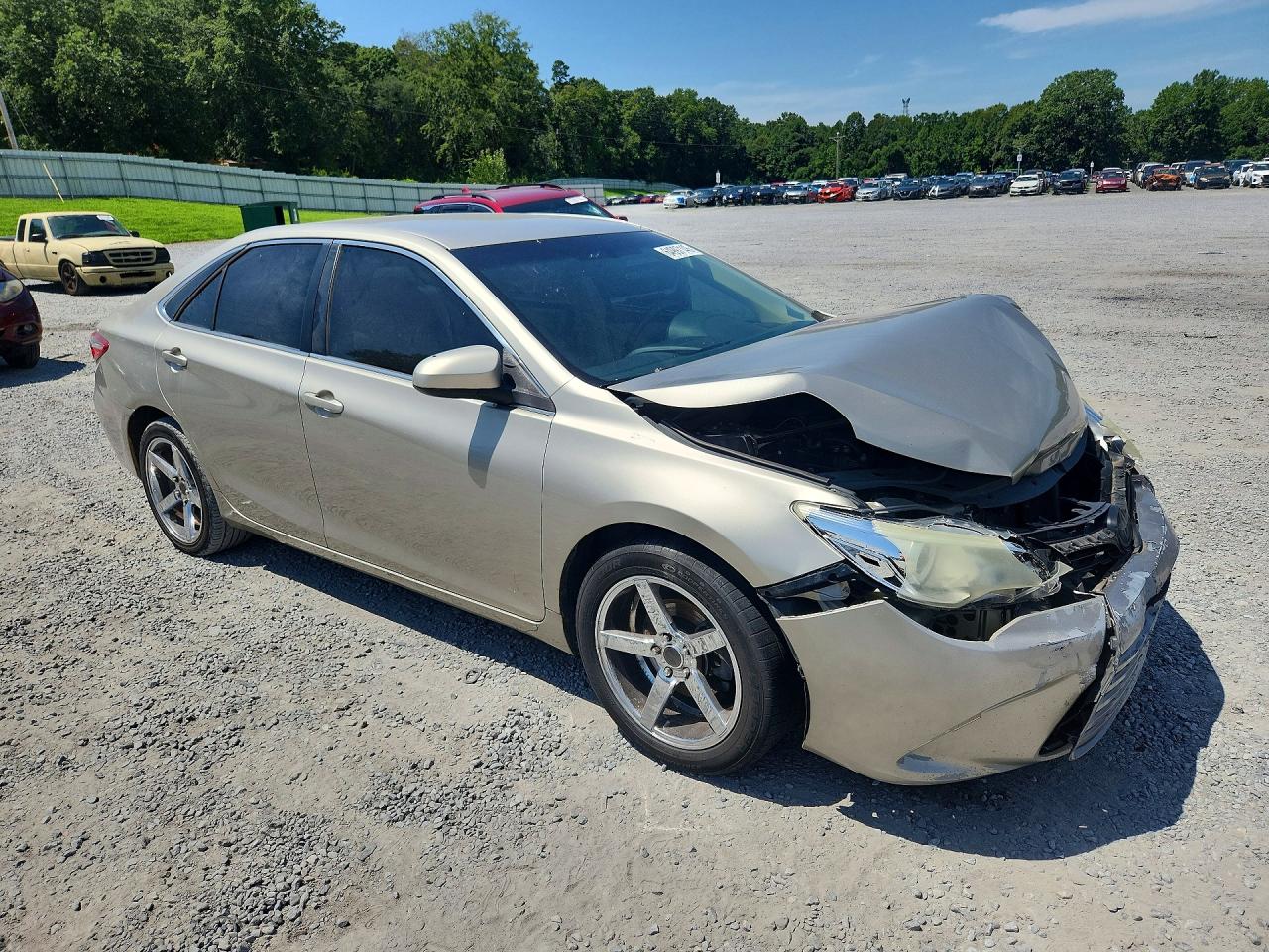 2015 Toyota Camry Le Gold vin: 4T1BF1FK9FU933639