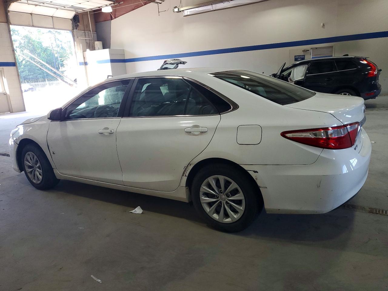 2015 Toyota Camry Le Белый vin: 4T1BF1FK9FU971047