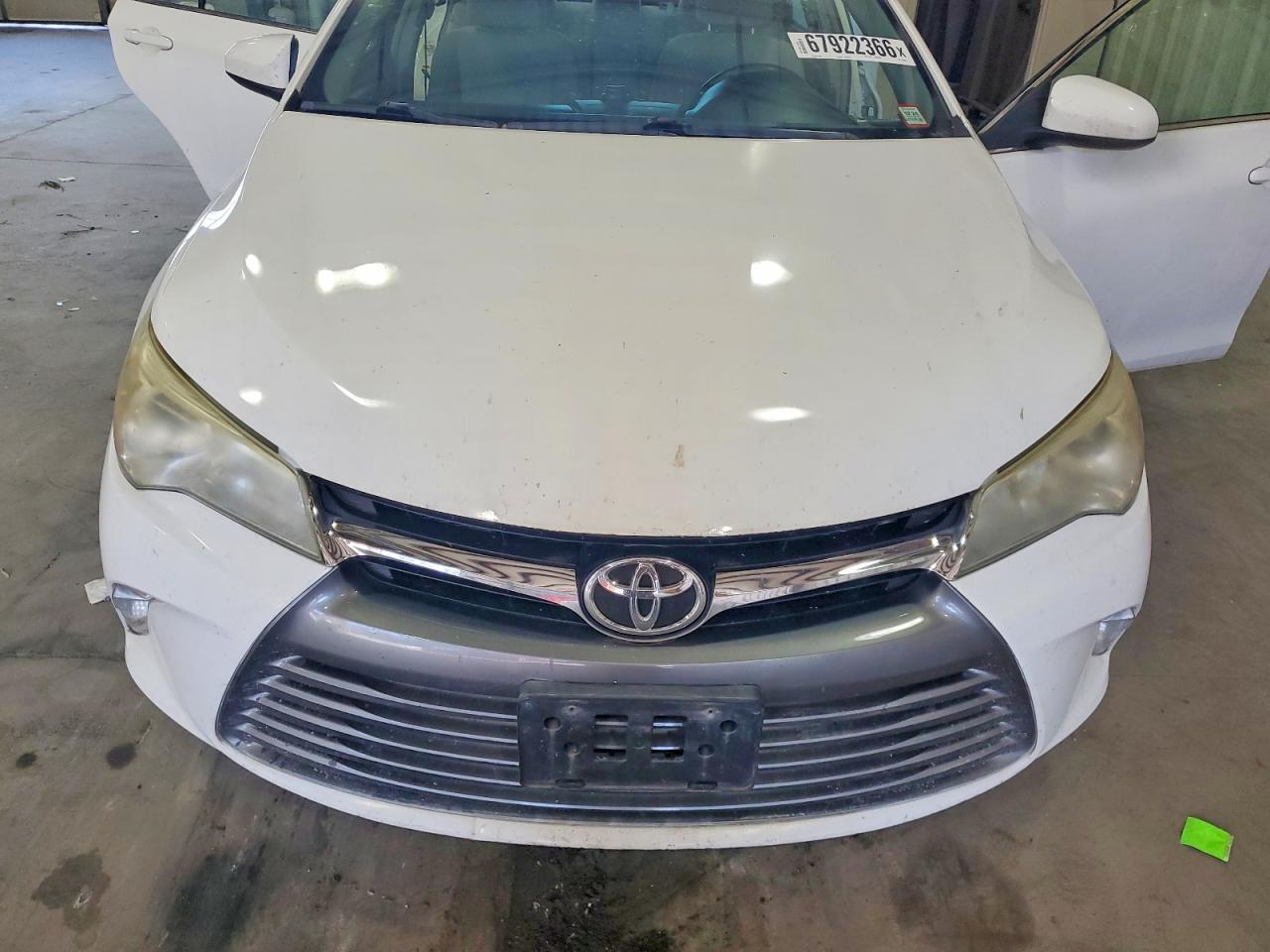 2015 Toyota Camry Le Белый vin: 4T1BF1FK9FU971047