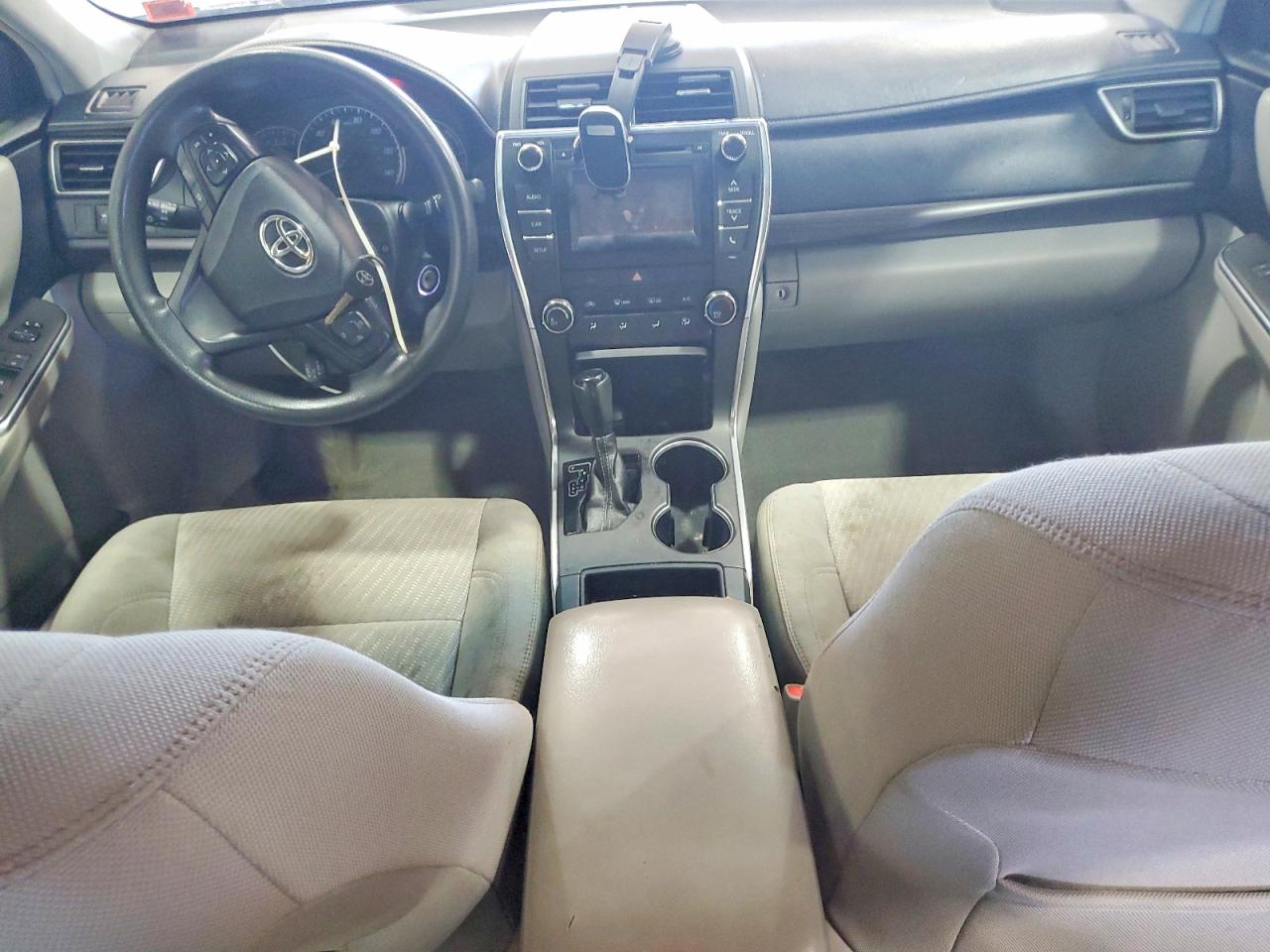 2015 Toyota Camry Le Белый vin: 4T1BF1FK9FU971047