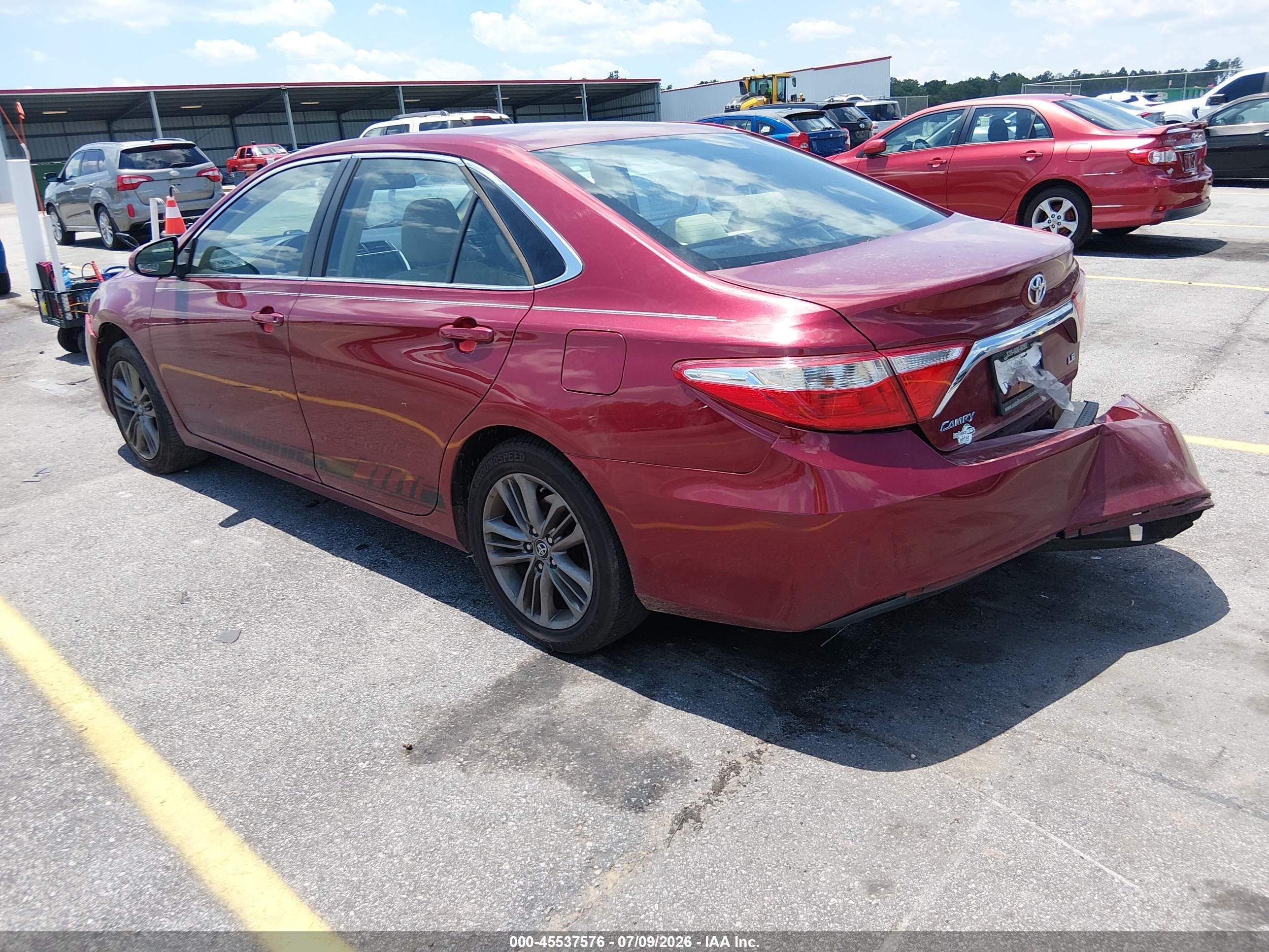 2015 Toyota Camry Le Red vin: 4T1BF1FK9FU978208
