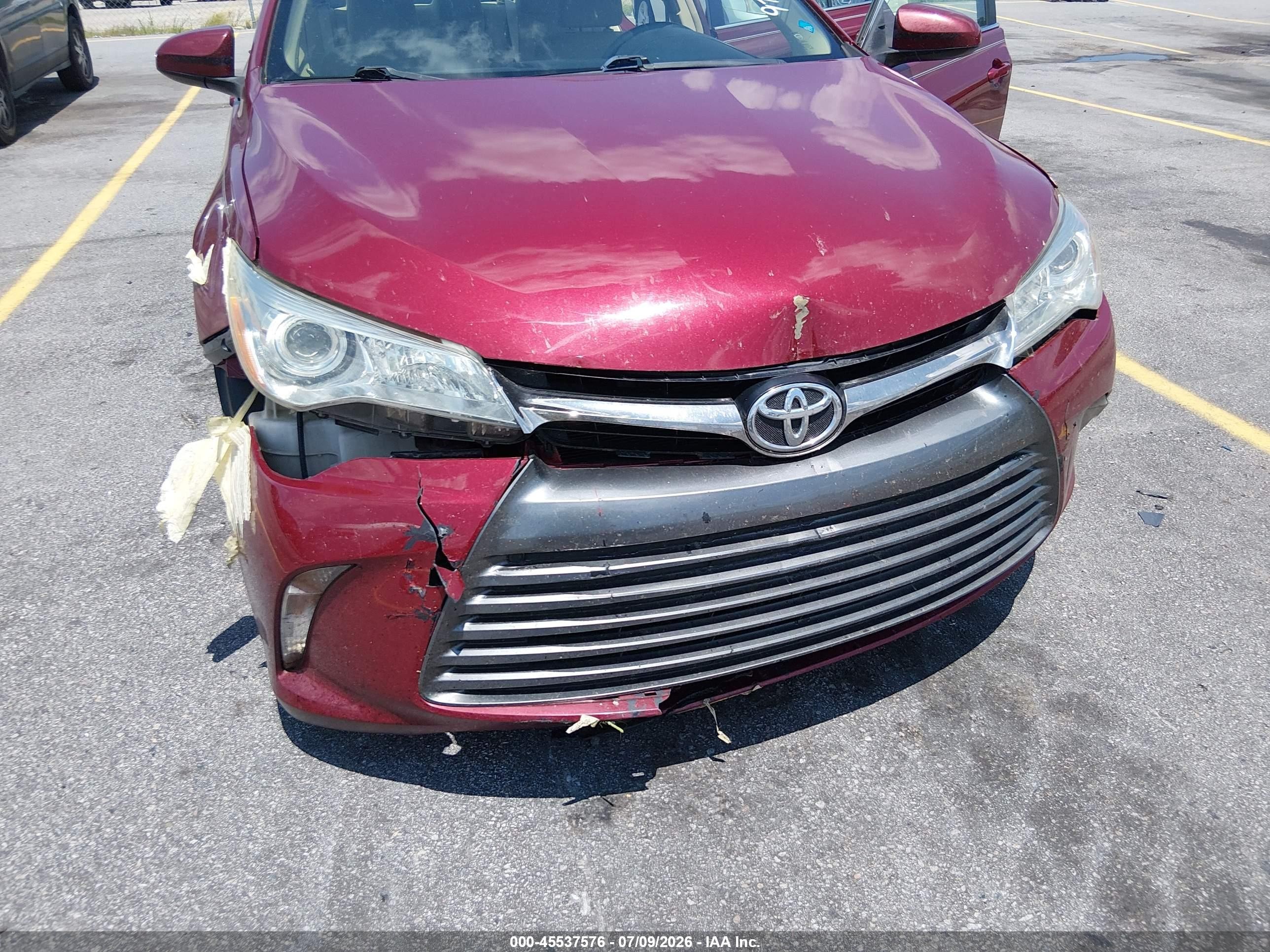 2015 Toyota Camry Le Red vin: 4T1BF1FK9FU978208