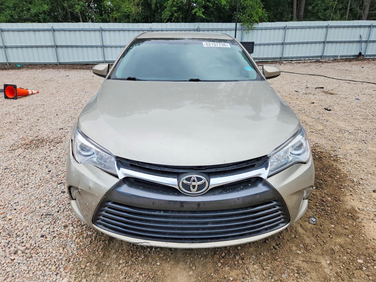 2015 Toyota Camry Le Gold vin: 4T1BF1FK9FU993811