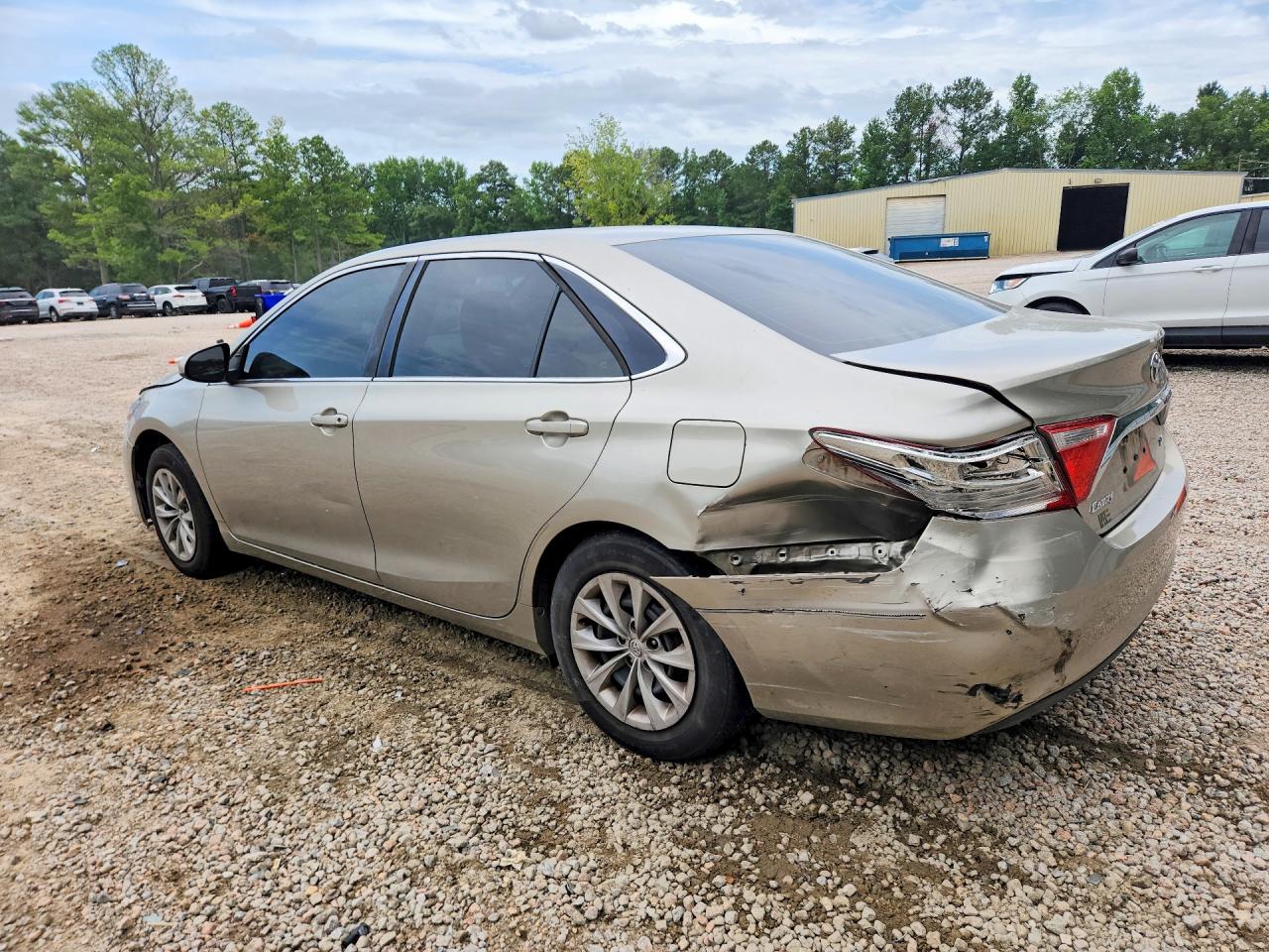 2015 Toyota Camry Le Gold vin: 4T1BF1FK9FU993811