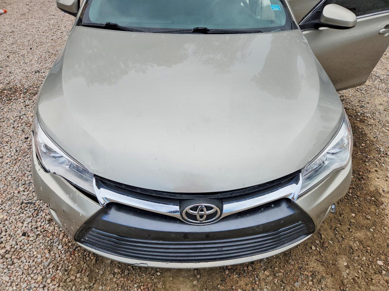 2015 Toyota Camry Le Gold vin: 4T1BF1FK9FU993811