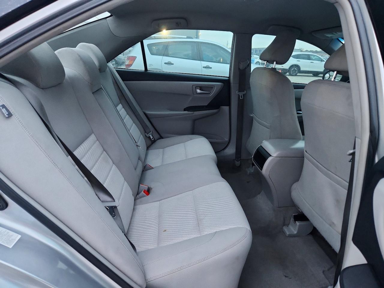 2016 Toyota Camry Le Silver vin: 4T1BF1FK9GU143453