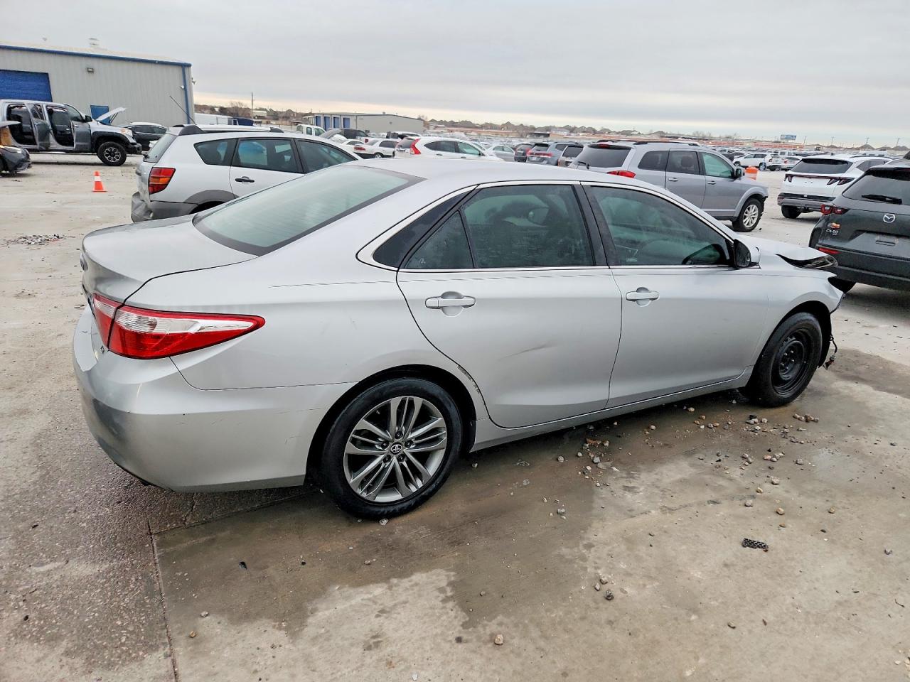 2016 Toyota Camry Le Silver vin: 4T1BF1FK9GU143453