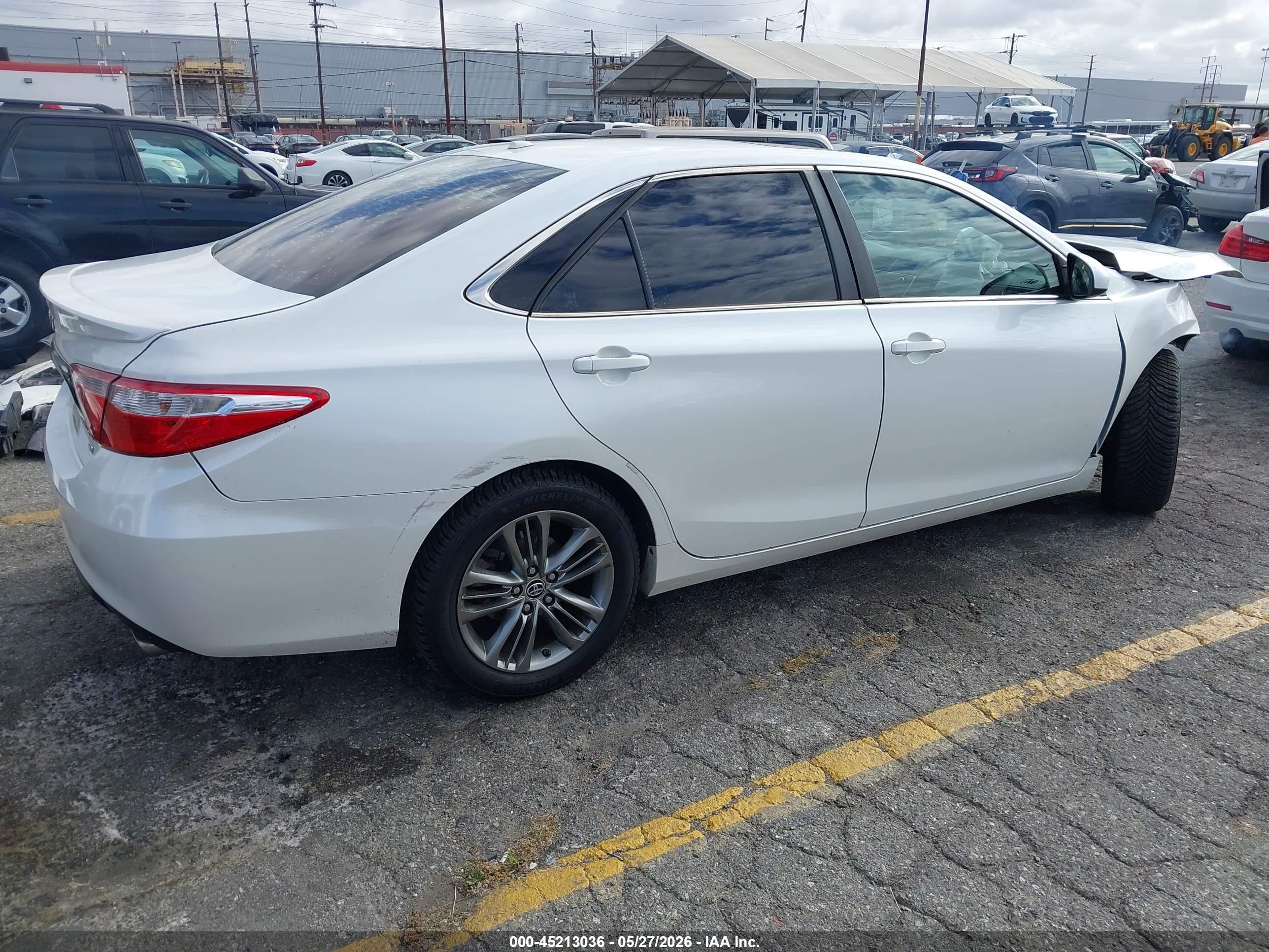 2016 Toyota Camry Se White vin: 4T1BF1FK9GU170989