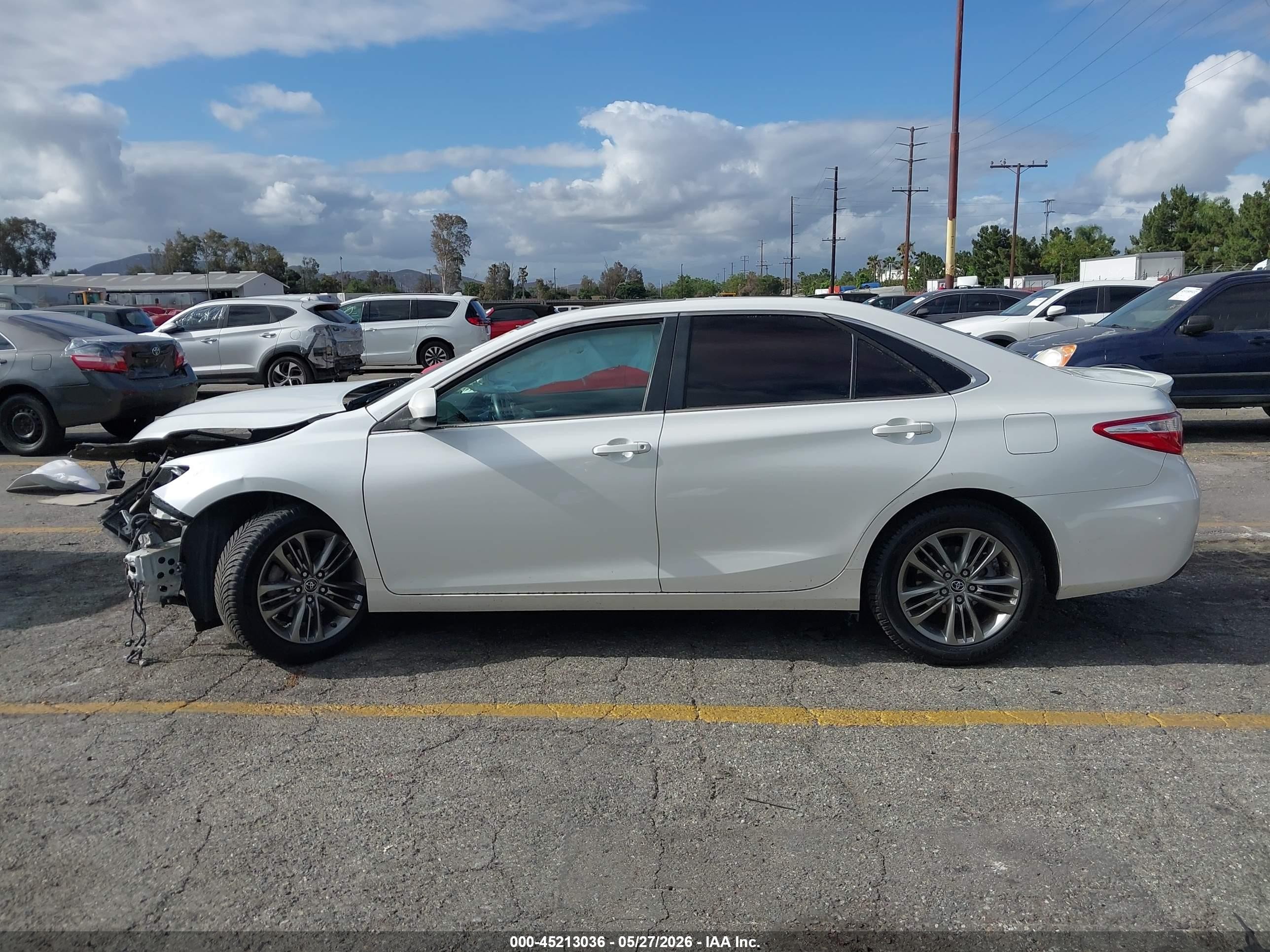 2016 Toyota Camry Se White vin: 4T1BF1FK9GU170989
