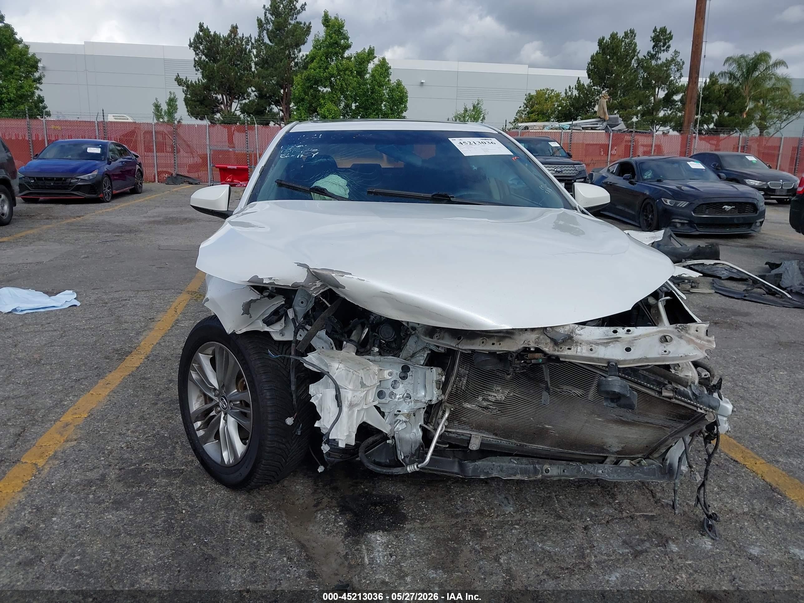 2016 Toyota Camry Se White vin: 4T1BF1FK9GU170989