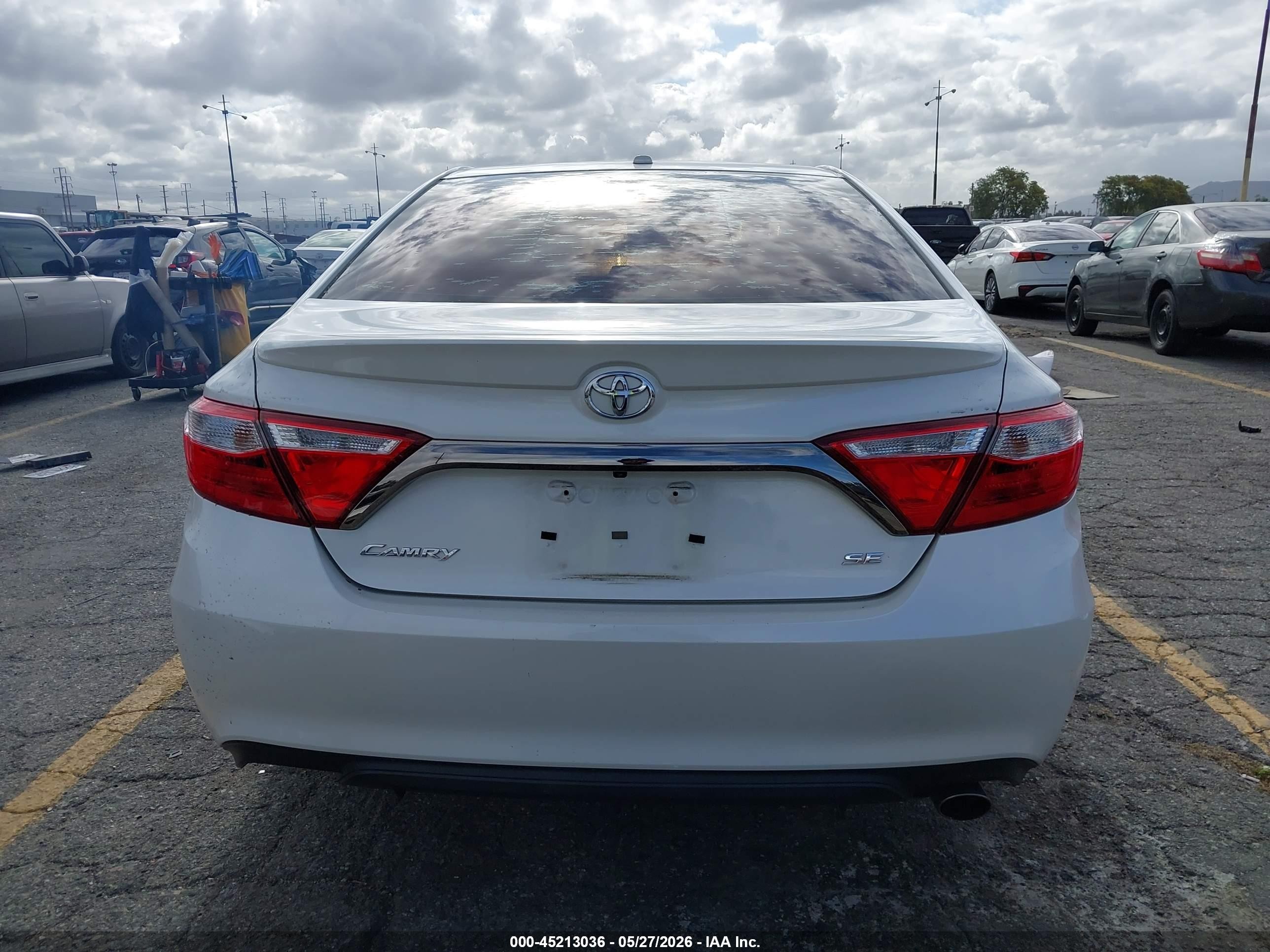 2016 Toyota Camry Se White vin: 4T1BF1FK9GU170989
