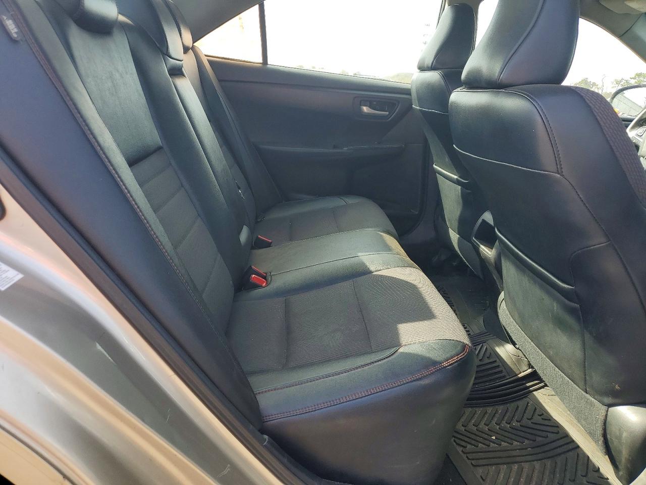 2016 Toyota Camry Se Silver vin: 4T1BF1FK9GU239924