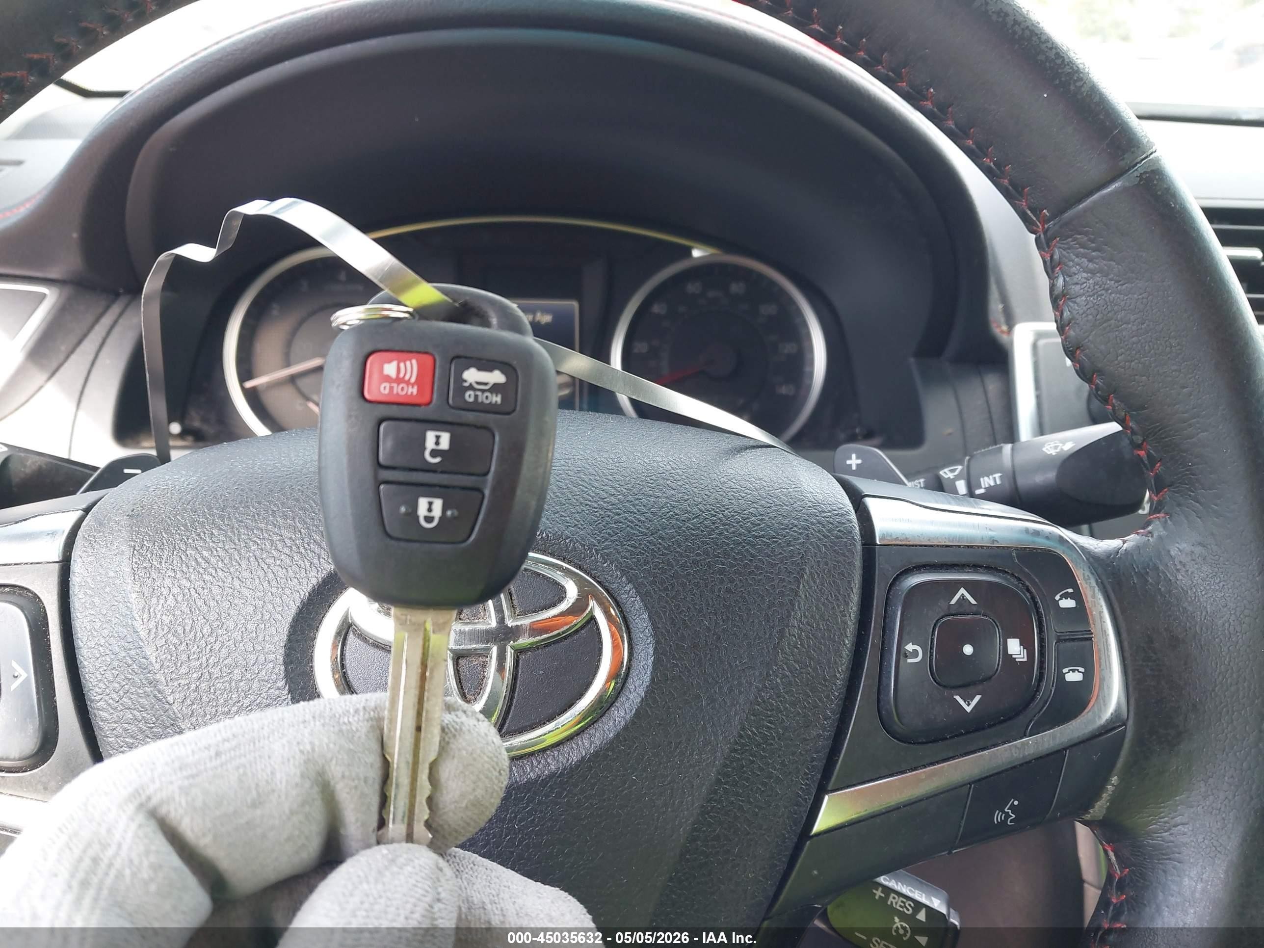 2016 Toyota Camry Se Серебряный vin: 4T1BF1FK9GU256576