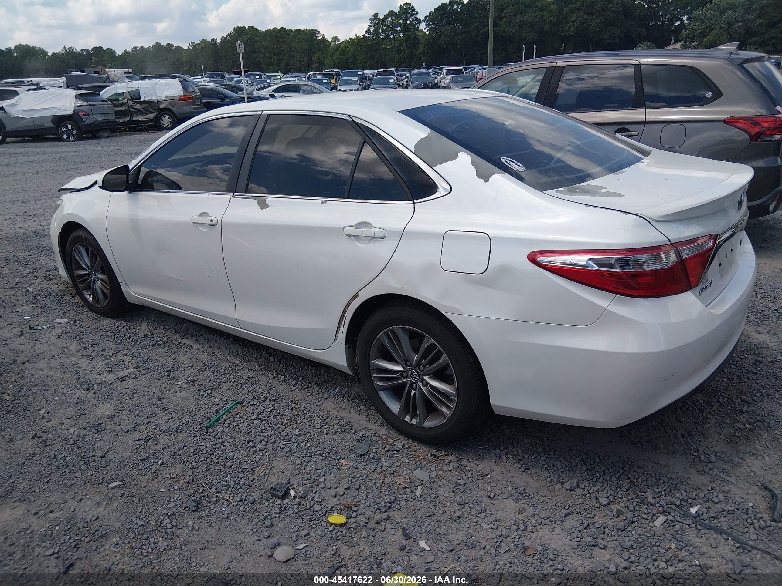 2015 Toyota Camry Le/xle/se/xse Белый vin: 4T1BF1FKGFU071156