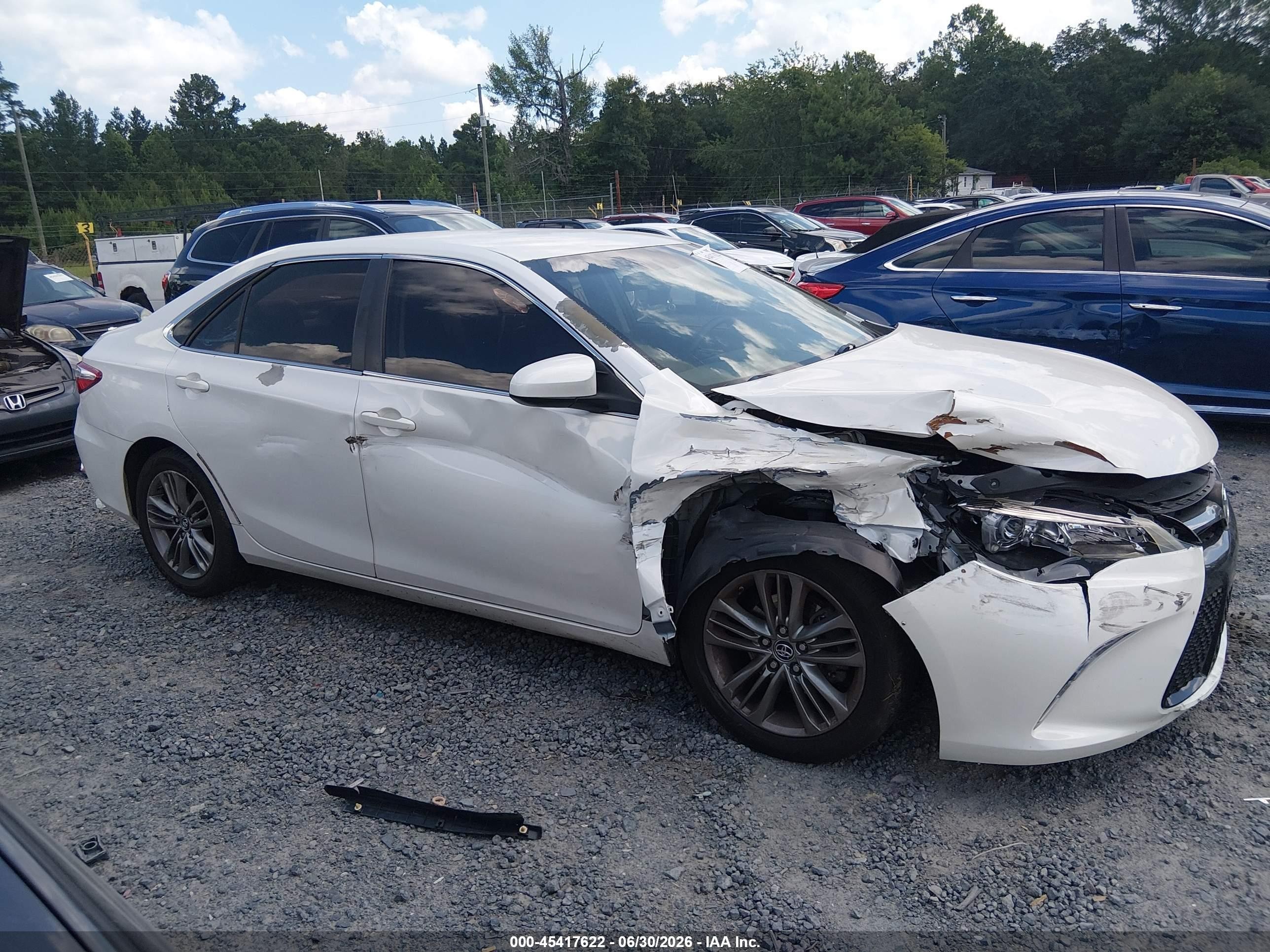 2015 Toyota Camry Le/xle/se/xse Белый vin: 4T1BF1FKGFU071156